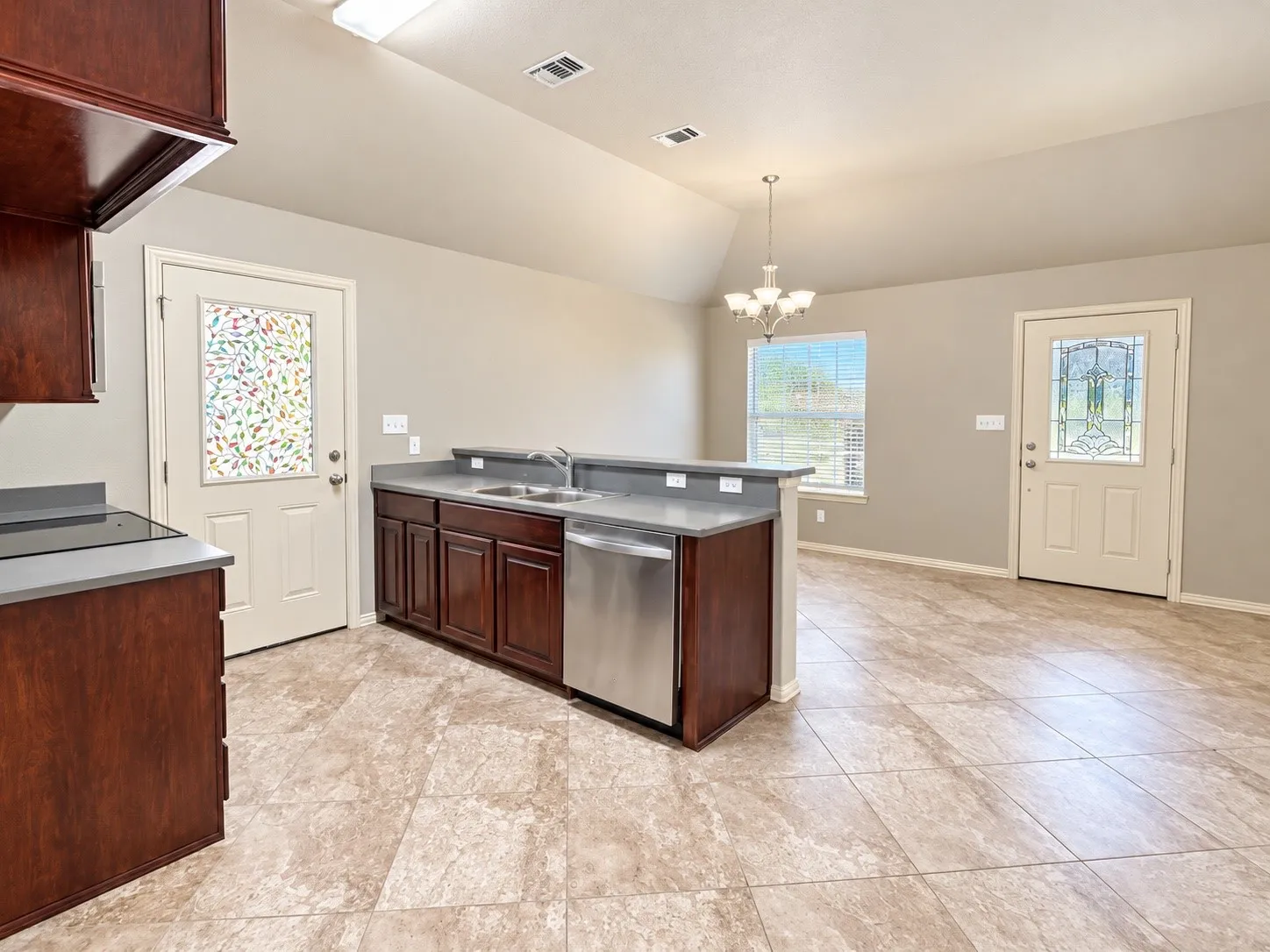 Single Family Residence For Rent in Hood County , 503 Mountain View Trail, Granbury, Texas 76049, 2 Bedroom, 1 Bathroom, Garage spaces, 888 Sqft, built in 2012, mls#21411340, Real Estate Agent in Granbury, Homes For Rent in Hood county, Homes For Rent in Granbury, Realtor in Granbury Texas, Real Estate Brokerage Independent Realty Texas, Luminita Cordes Realtor