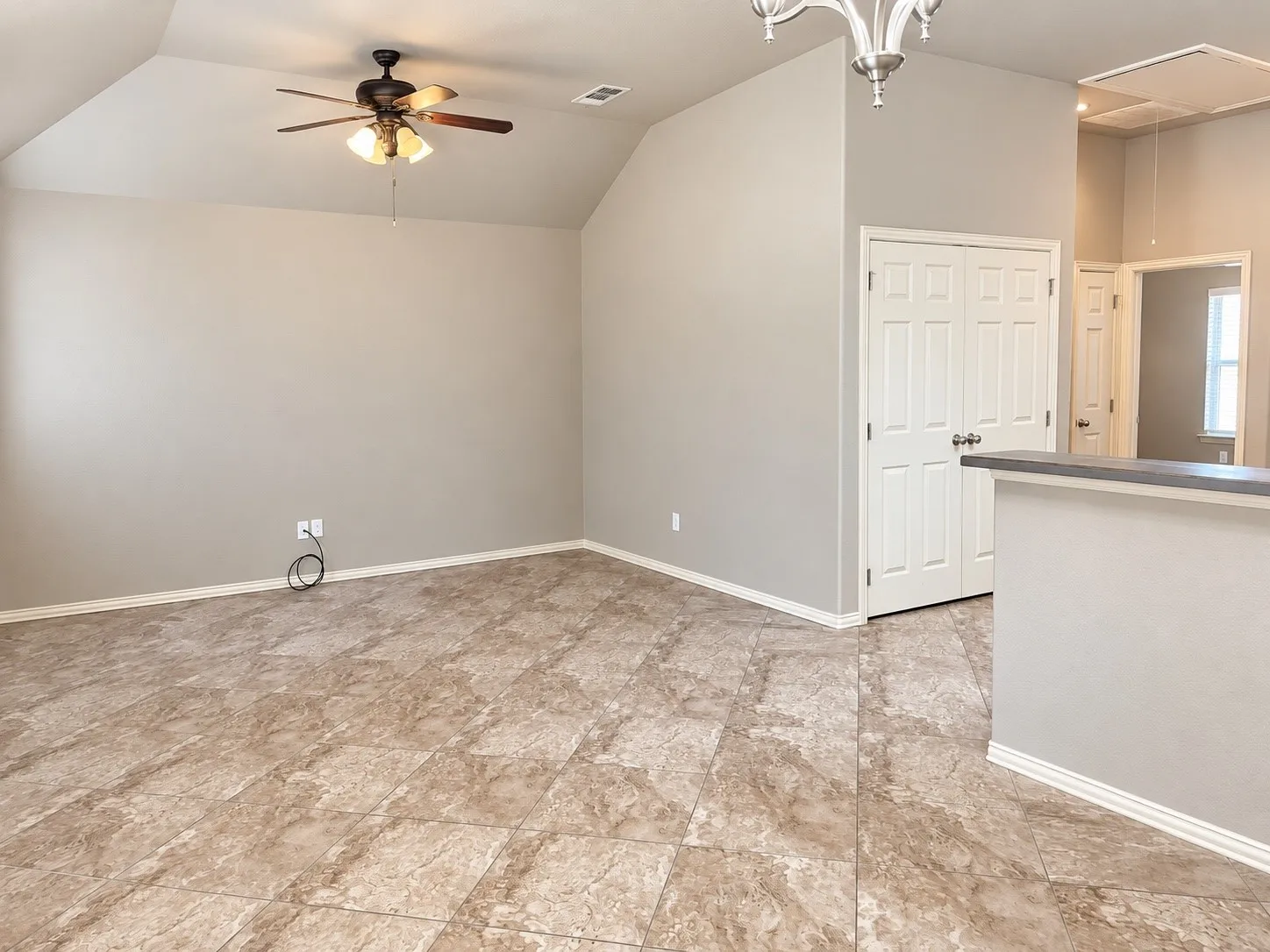Single Family Residence For Rent in Hood County , 503 Mountain View Trail, Granbury, Texas 76049, 2 Bedroom, 1 Bathroom, Garage spaces, 888 Sqft, built in 2012, mls#21411340, Real Estate Agent in Granbury, Homes For Rent in Hood county, Homes For Rent in Granbury, Realtor in Granbury Texas, Real Estate Brokerage Independent Realty Texas, Luminita Cordes Realtor