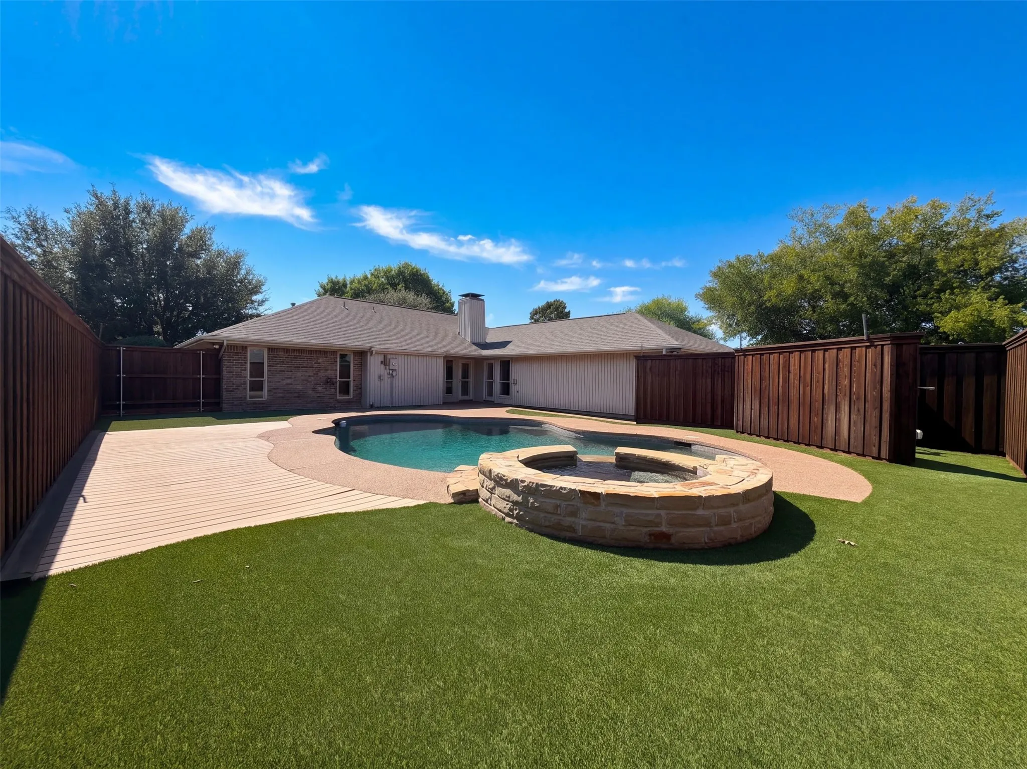 Single Family Residence For Sale in Collin County , 711 Rush Creek Drive, Allen, Texas 75002, 4 Bedroom, 2 Bathroom, 2 Garage spaces, 2,005 Sqft, built in 1981, mls#21411352, Real Estate Agent in Allen, Homes For Sale in Collin county, Homes For Sale in Allen, Realtor in Allen Texas, Real Estate Brokerage Independent Realty Texas, Luminita Cordes Realtor