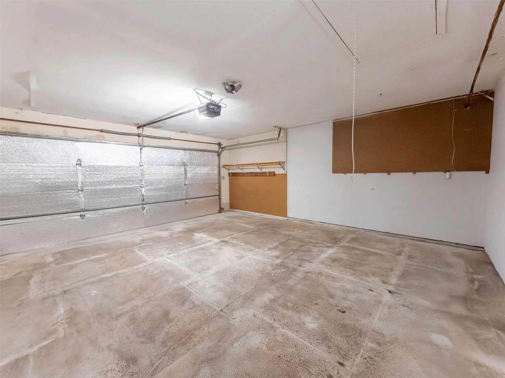 Single Family Residence For Sale in Collin County , 711 Rush Creek Drive, Allen, Texas 75002, 4 Bedroom, 2 Bathroom, 2 Garage spaces, 2,005 Sqft, built in 1981, mls#21411352, Real Estate Agent in Allen, Homes For Sale in Collin county, Homes For Sale in Allen, Realtor in Allen Texas, Real Estate Brokerage Independent Realty Texas, Luminita Cordes Realtor
