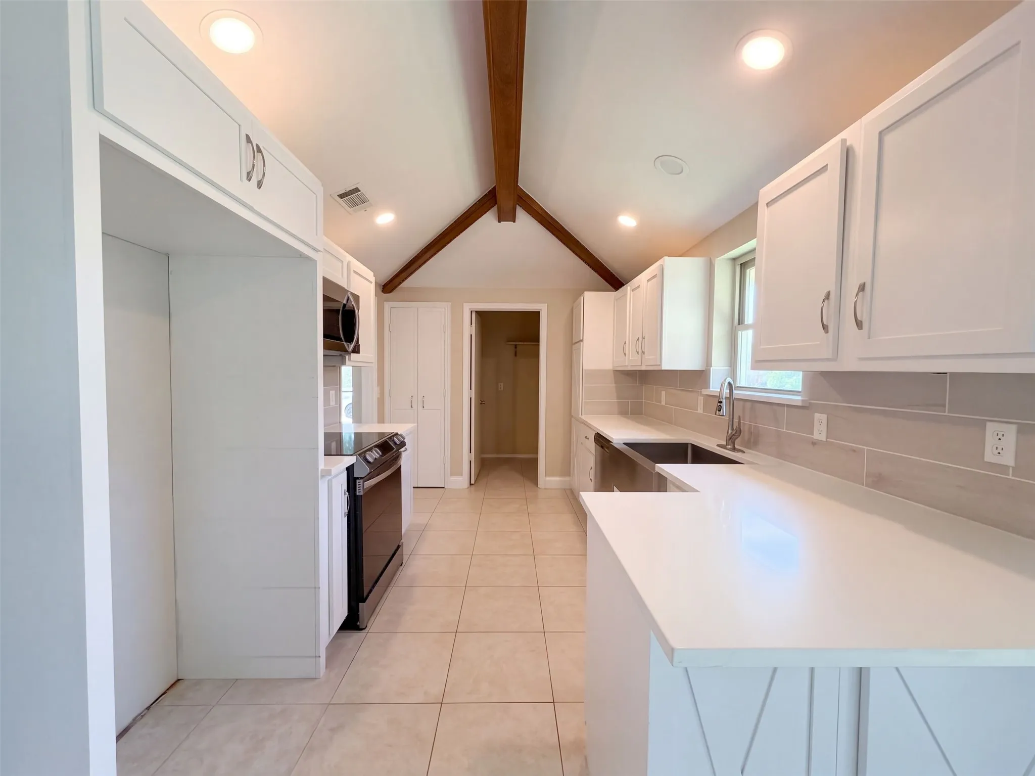 Single Family Residence For Sale in Collin County , 711 Rush Creek Drive, Allen, Texas 75002, 4 Bedroom, 2 Bathroom, 2 Garage spaces, 2,005 Sqft, built in 1981, mls#21411352, Real Estate Agent in Allen, Homes For Sale in Collin county, Homes For Sale in Allen, Realtor in Allen Texas, Real Estate Brokerage Independent Realty Texas, Luminita Cordes Realtor