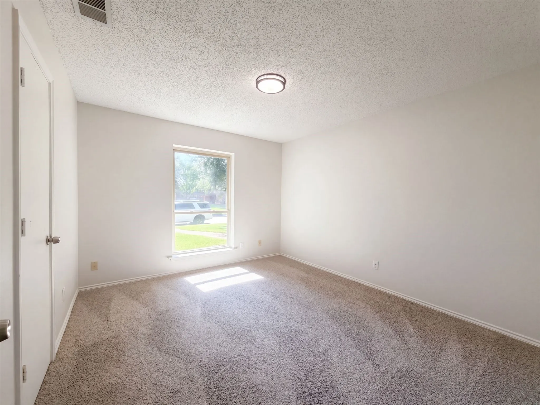 Single Family Residence For Sale in Collin County , 711 Rush Creek Drive, Allen, Texas 75002, 4 Bedroom, 2 Bathroom, 2 Garage spaces, 2,005 Sqft, built in 1981, mls#21411352, Real Estate Agent in Allen, Homes For Sale in Collin county, Homes For Sale in Allen, Realtor in Allen Texas, Real Estate Brokerage Independent Realty Texas, Luminita Cordes Realtor