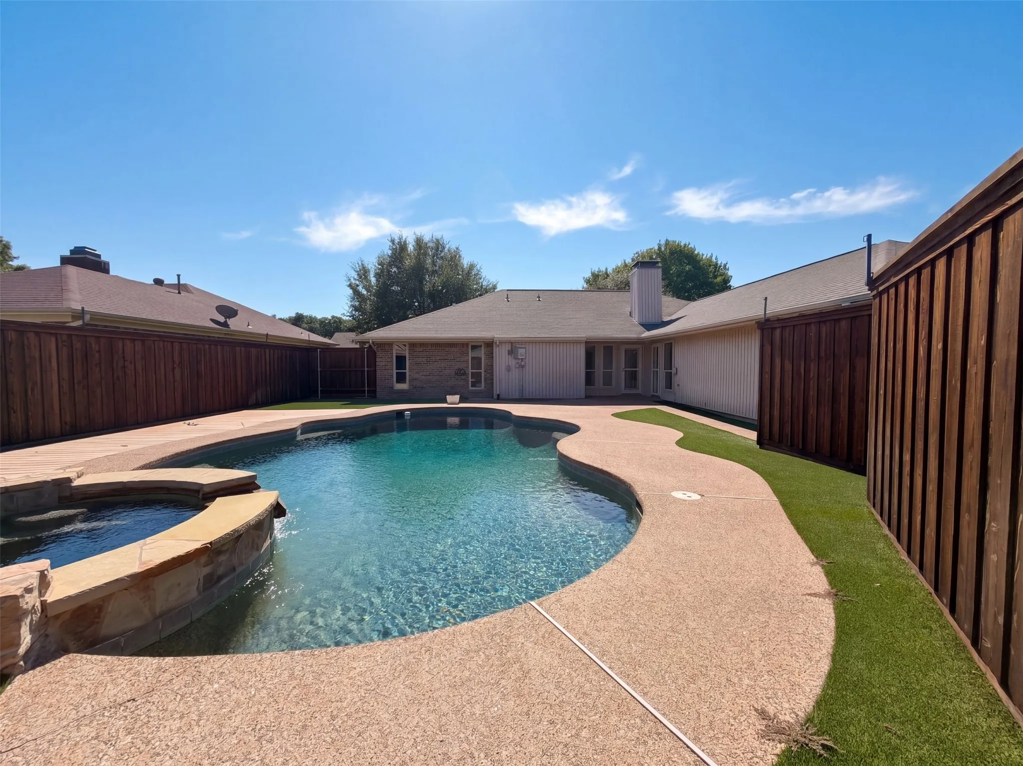 Single Family Residence For Sale in Collin County , 711 Rush Creek Drive, Allen, Texas 75002, 4 Bedroom, 2 Bathroom, 2 Garage spaces, 2,005 Sqft, built in 1981, mls#21411352, Real Estate Agent in Allen, Homes For Sale in Collin county, Homes For Sale in Allen, Realtor in Allen Texas, Real Estate Brokerage Independent Realty Texas, Luminita Cordes Realtor