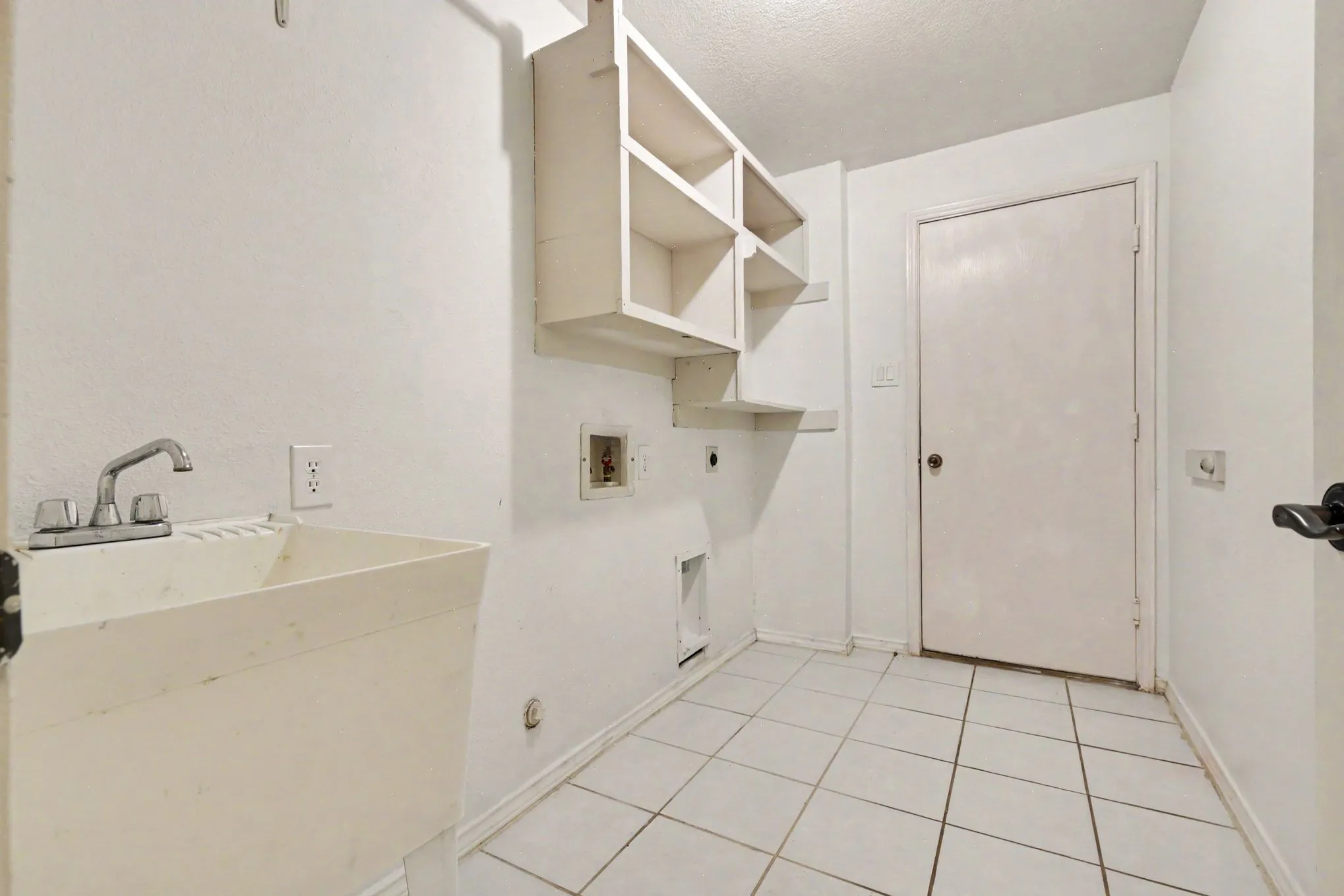Single Family Residence For Sale in Collin County , 2221 Pittner Lane, Plano, Texas 75025, 4 Bedroom, 3 Bathroom, 1 Garage spaces, 2,800 Sqft, built in 1994, mls#21411367, Real Estate Agent in Plano, Homes For Sale in Collin county, Homes For Sale in Plano, Realtor in Plano Texas, Real Estate Brokerage Independent Realty Texas, Luminita Cordes Realtor