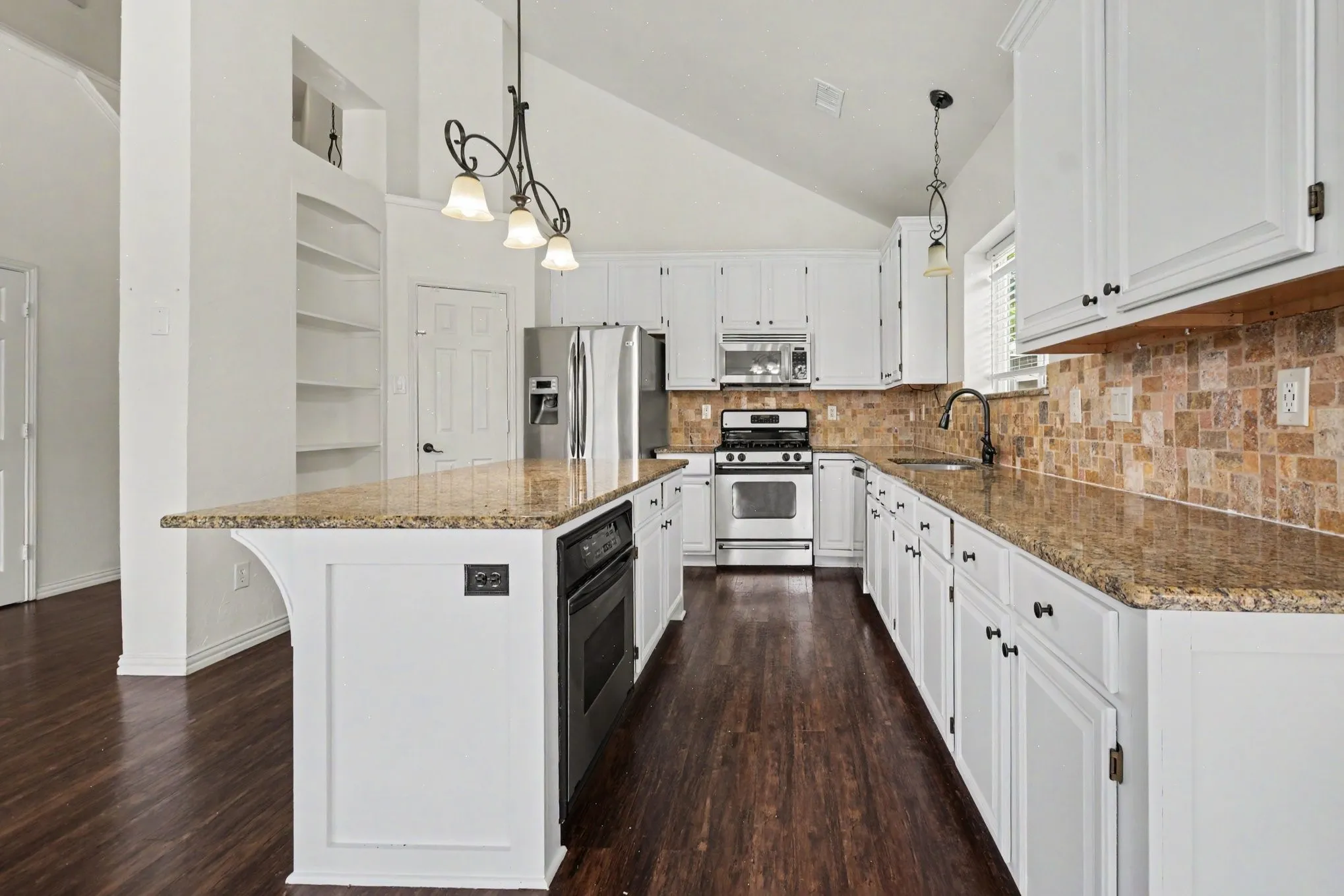 Single Family Residence For Sale in Collin County , 2221 Pittner Lane, Plano, Texas 75025, 4 Bedroom, 3 Bathroom, 1 Garage spaces, 2,800 Sqft, built in 1994, mls#21411367, Real Estate Agent in Plano, Homes For Sale in Collin county, Homes For Sale in Plano, Realtor in Plano Texas, Real Estate Brokerage Independent Realty Texas, Luminita Cordes Realtor
