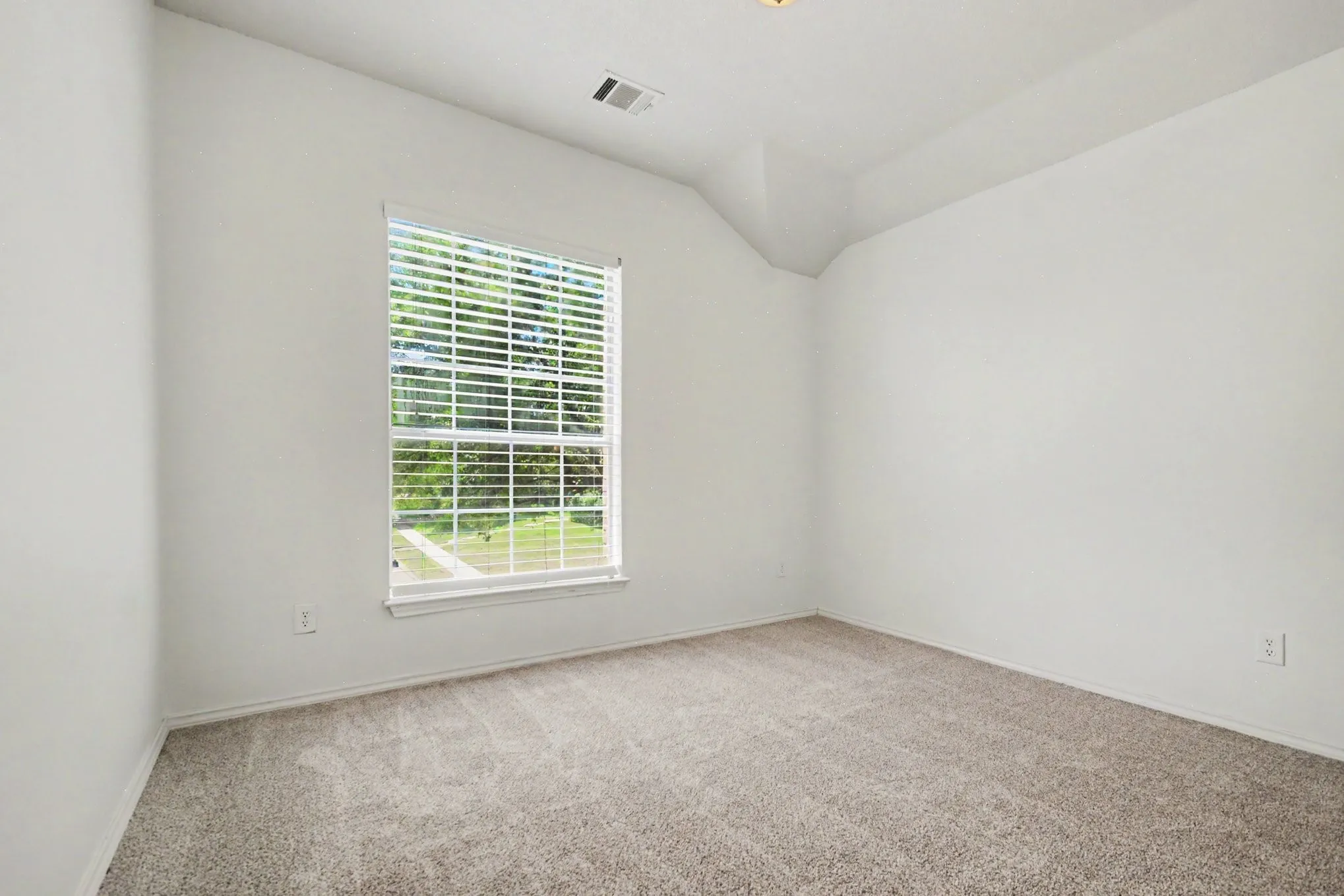 Single Family Residence For Sale in Collin County , 2221 Pittner Lane, Plano, Texas 75025, 4 Bedroom, 3 Bathroom, 1 Garage spaces, 2,800 Sqft, built in 1994, mls#21411367, Real Estate Agent in Plano, Homes For Sale in Collin county, Homes For Sale in Plano, Realtor in Plano Texas, Real Estate Brokerage Independent Realty Texas, Luminita Cordes Realtor