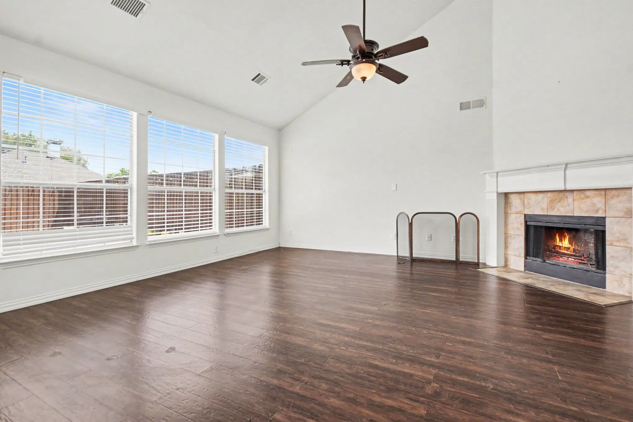 Single Family Residence For Sale in Collin County , 2221 Pittner Lane, Plano, Texas 75025, 4 Bedroom, 3 Bathroom, 1 Garage spaces, 2,800 Sqft, built in 1994, mls#21411367, Real Estate Agent in Plano, Homes For Sale in Collin county, Homes For Sale in Plano, Realtor in Plano Texas, Real Estate Brokerage Independent Realty Texas, Luminita Cordes Realtor