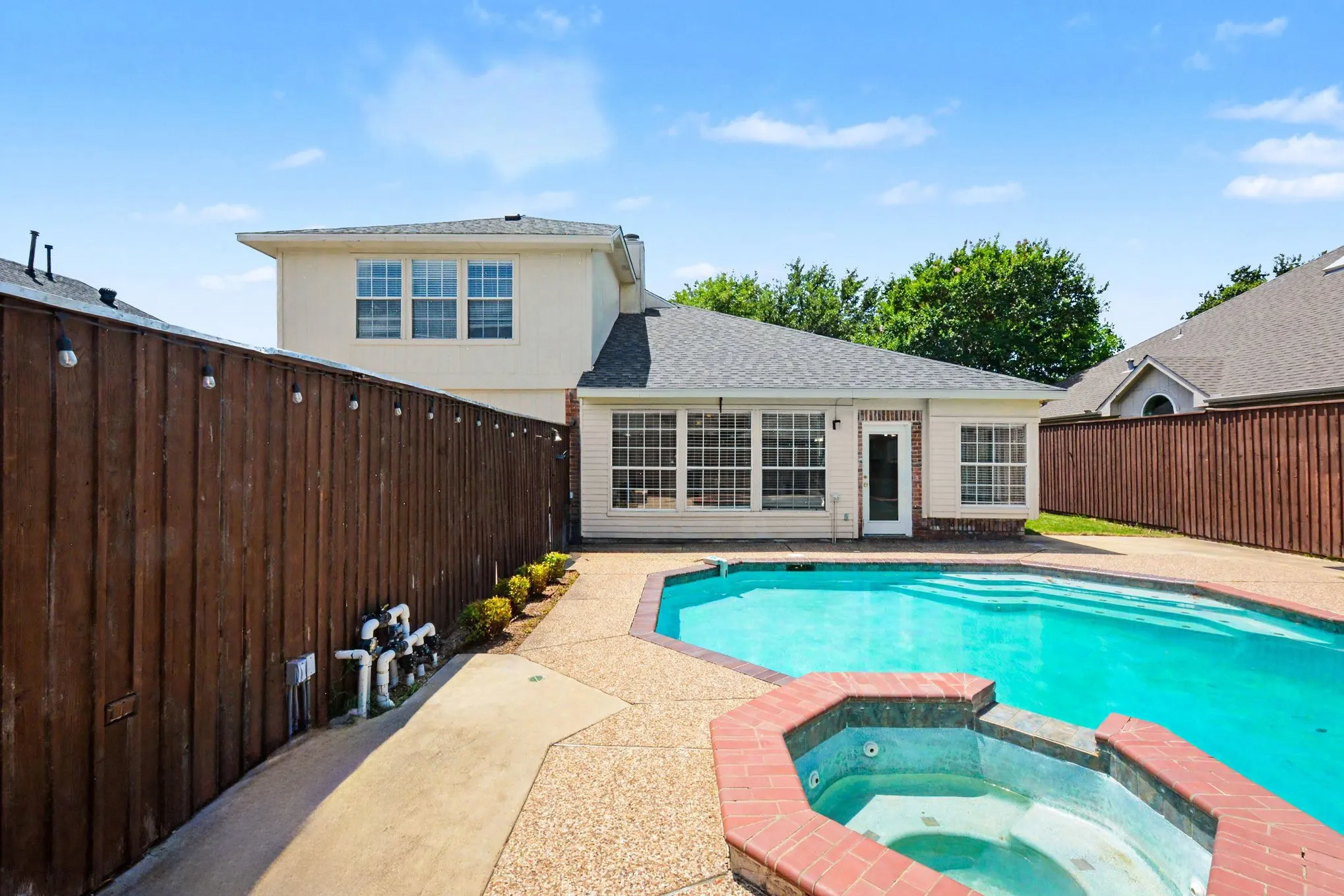 Single Family Residence For Sale in Collin County , 2221 Pittner Lane, Plano, Texas 75025, 4 Bedroom, 3 Bathroom, 1 Garage spaces, 2,800 Sqft, built in 1994, mls#21411367, Real Estate Agent in Plano, Homes For Sale in Collin county, Homes For Sale in Plano, Realtor in Plano Texas, Real Estate Brokerage Independent Realty Texas, Luminita Cordes Realtor