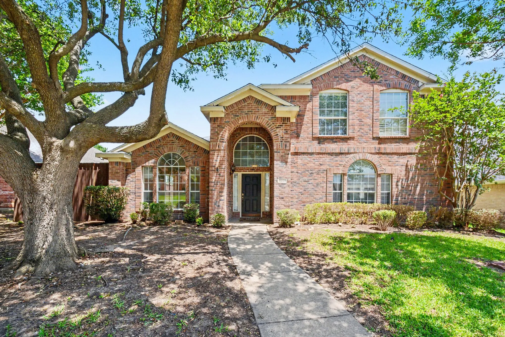 Single Family Residence For Sale in Collin County , 2221 Pittner Lane, Plano, Texas 75025, 4 Bedroom, 3 Bathroom, 1 Garage spaces, 2,800 Sqft, built in 1994, mls#21411367, Real Estate Agent in Plano, Homes For Sale in Collin county, Homes For Sale in Plano, Realtor in Plano Texas, Real Estate Brokerage Independent Realty Texas, Luminita Cordes Realtor
