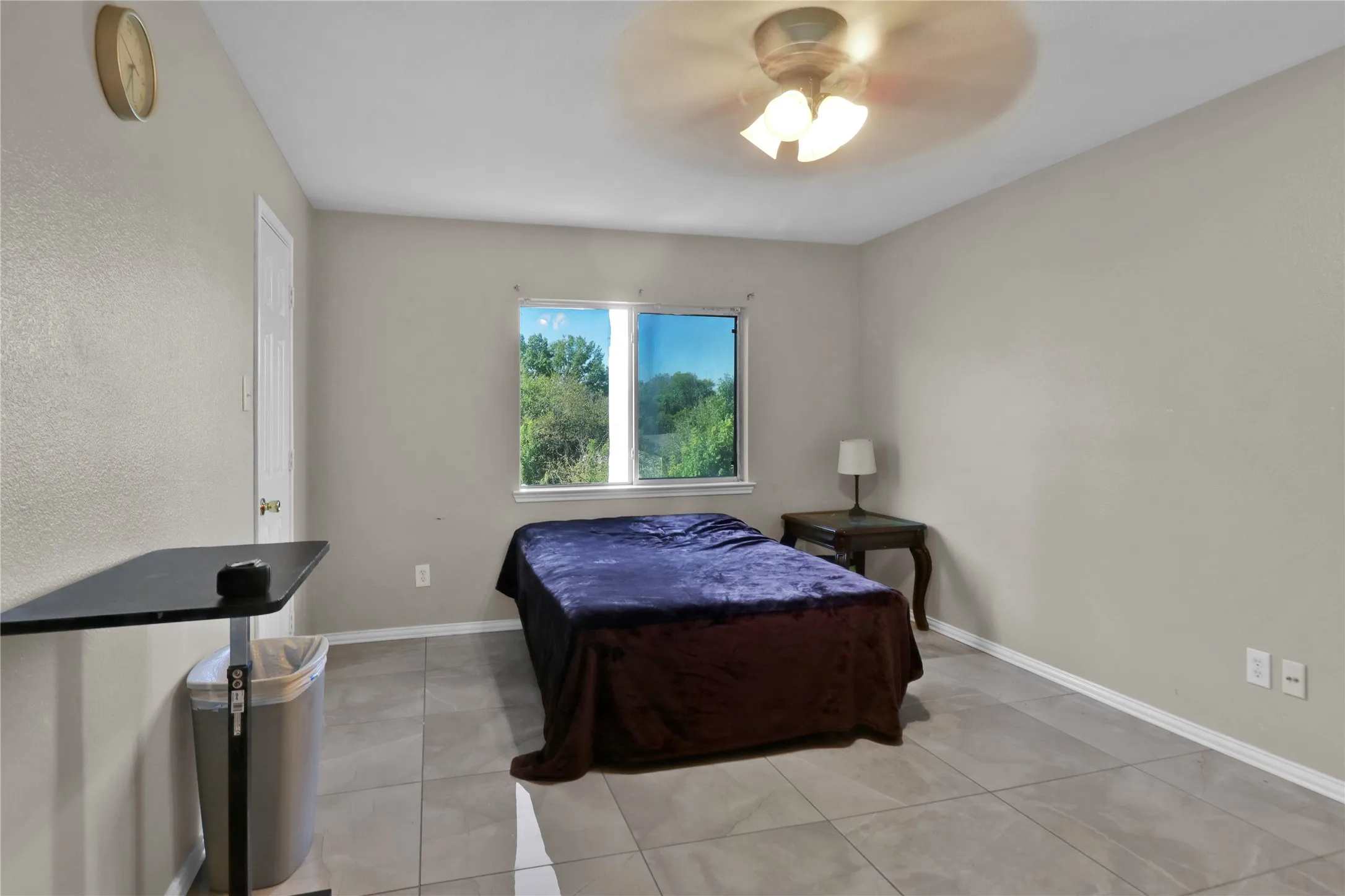 Secondary bedroom