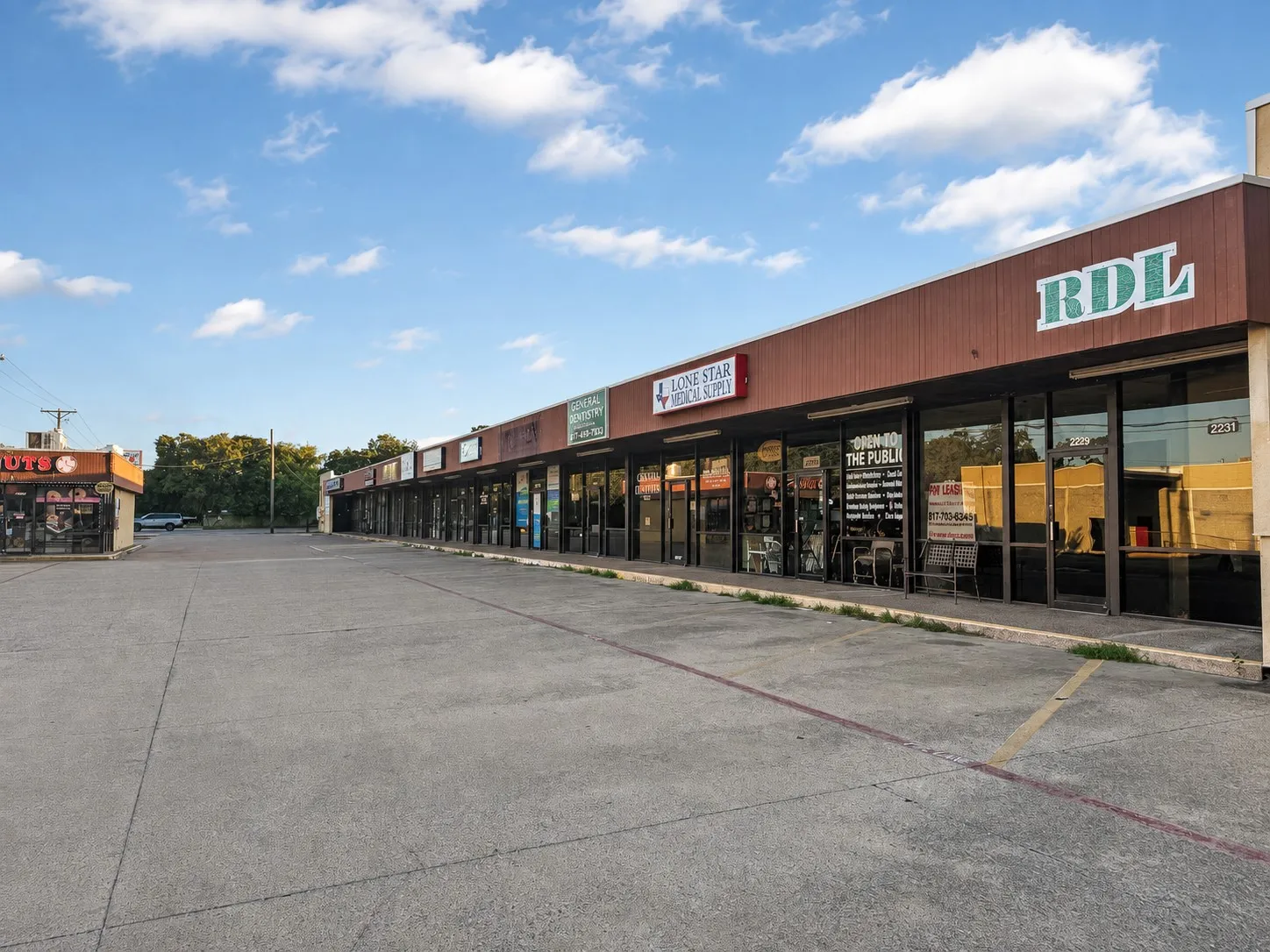 Retail For Sale in Tarrant County , 2225 Haltom Rd, Haltom City, Texas 76117, 0, 0, Garage spaces, 0 Sqft, built in 1988, mls#21411384, Real Estate Agent in Haltom City, Homes For Sale in Tarrant county, Homes For Sale in Haltom City, Realtor in Haltom City Texas, Real Estate Brokerage Independent Realty Texas, Luminita Cordes Realtor