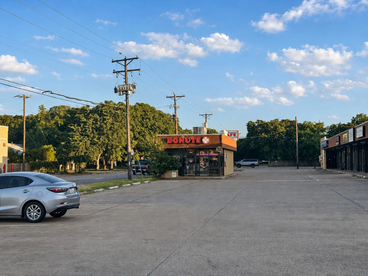 Retail For Sale in Tarrant County , 2225 Haltom Rd, Haltom City, Texas 76117, 0, 0, Garage spaces, 0 Sqft, built in 1988, mls#21411384, Real Estate Agent in Haltom City, Homes For Sale in Tarrant county, Homes For Sale in Haltom City, Realtor in Haltom City Texas, Real Estate Brokerage Independent Realty Texas, Luminita Cordes Realtor