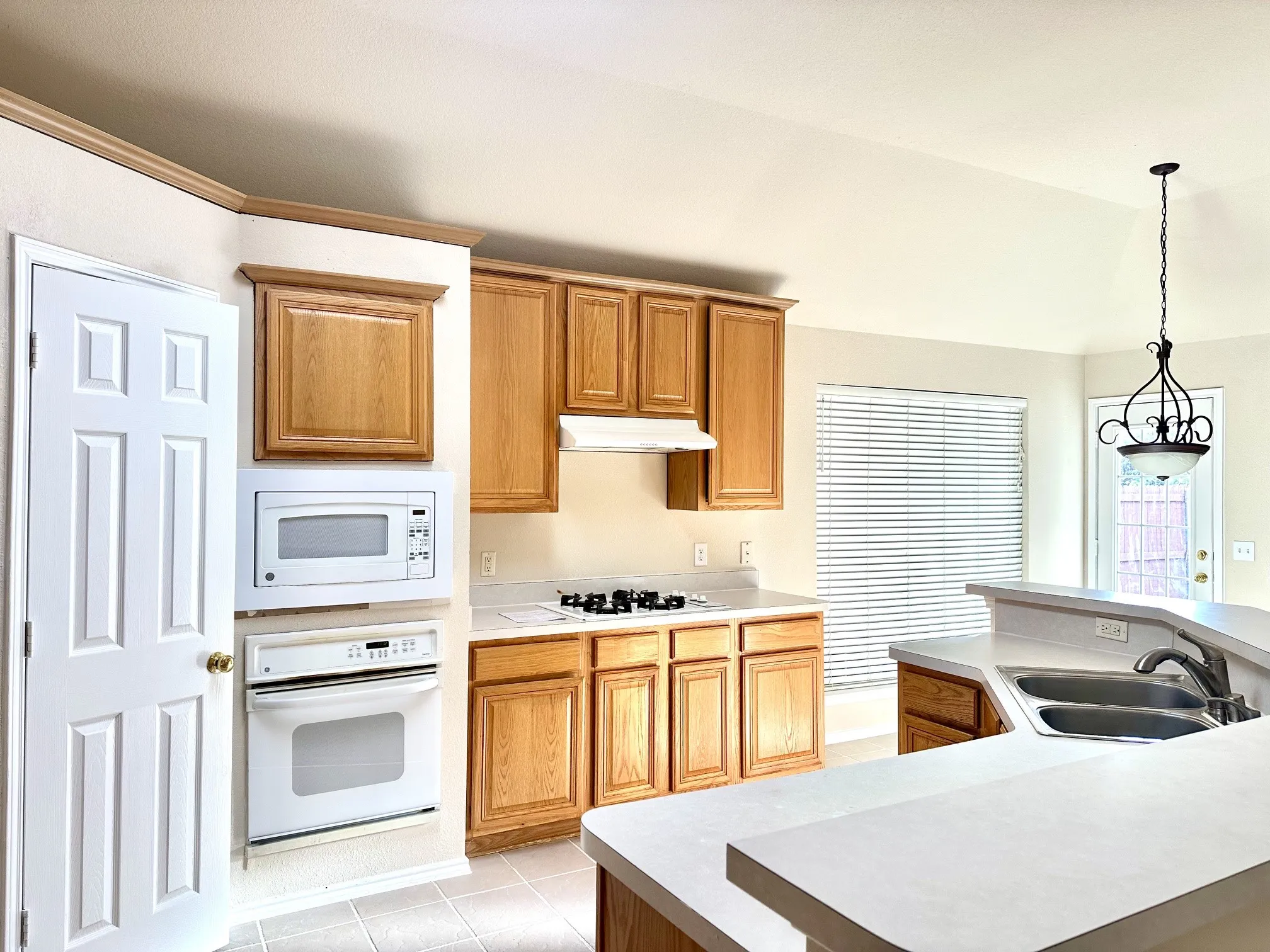 Single Family Residence For Rent in Collin County , 8733 Somerville Way, Plano, Texas 75025, 4 Bedroom, 2 Bathroom, 2 Garage spaces, 2,030 Sqft, built in 1999, mls#21411391, Real Estate Agent in Plano, Homes For Rent in Collin county, Homes For Rent in Plano, Realtor in Plano Texas, Real Estate Brokerage Independent Realty Texas, Luminita Cordes Realtor