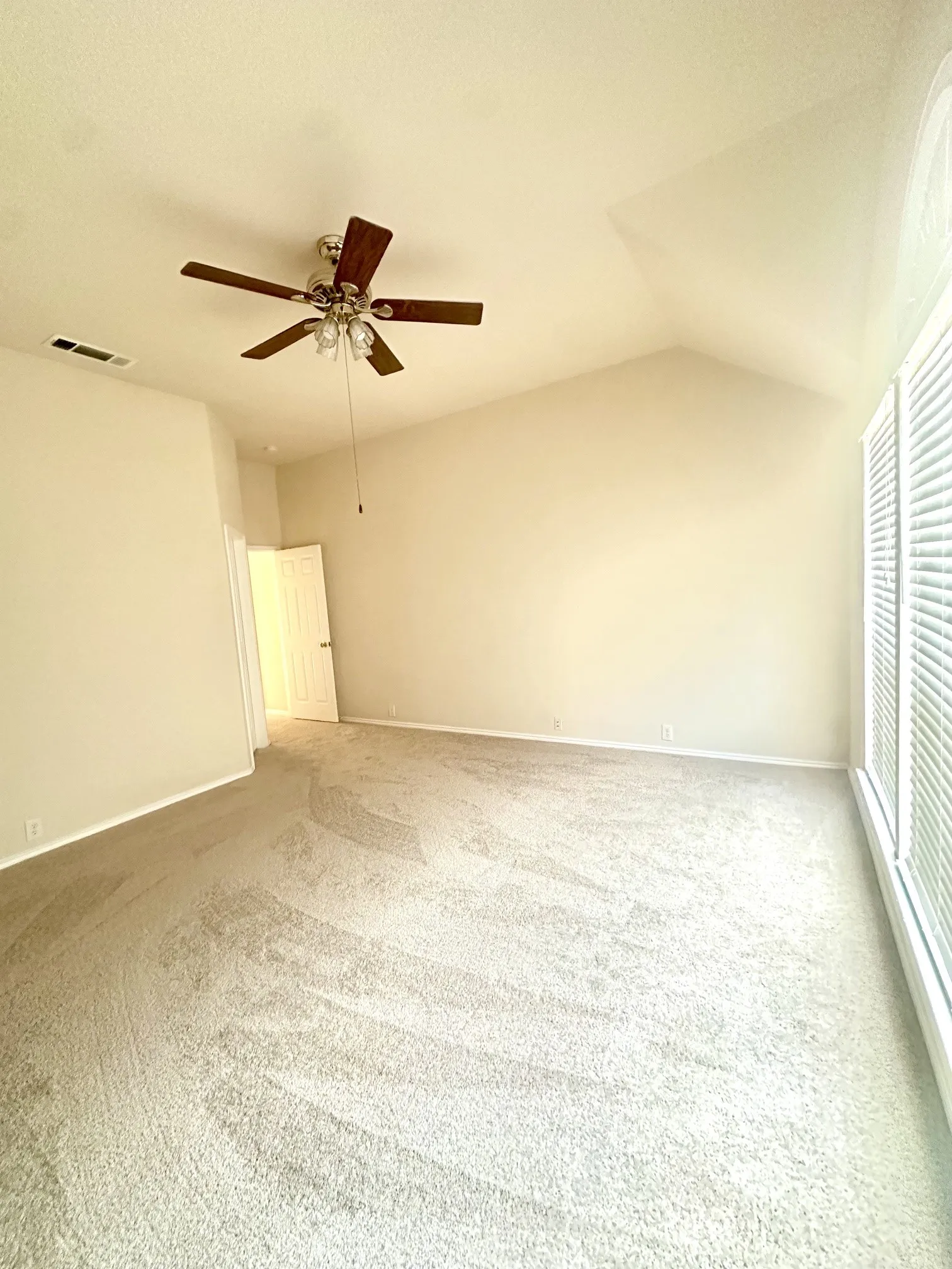 Single Family Residence For Rent in Collin County , 8733 Somerville Way, Plano, Texas 75025, 4 Bedroom, 2 Bathroom, 2 Garage spaces, 2,030 Sqft, built in 1999, mls#21411391, Real Estate Agent in Plano, Homes For Rent in Collin county, Homes For Rent in Plano, Realtor in Plano Texas, Real Estate Brokerage Independent Realty Texas, Luminita Cordes Realtor
