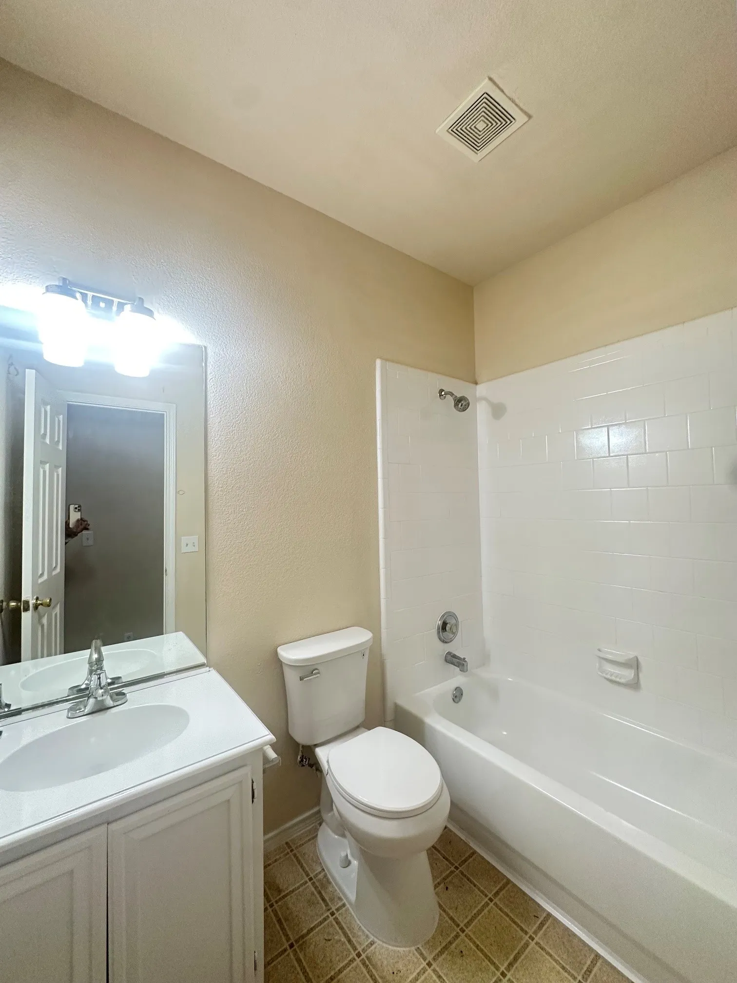 Single Family Residence For Rent in Collin County , 8733 Somerville Way, Plano, Texas 75025, 4 Bedroom, 2 Bathroom, 2 Garage spaces, 2,030 Sqft, built in 1999, mls#21411391, Real Estate Agent in Plano, Homes For Rent in Collin county, Homes For Rent in Plano, Realtor in Plano Texas, Real Estate Brokerage Independent Realty Texas, Luminita Cordes Realtor