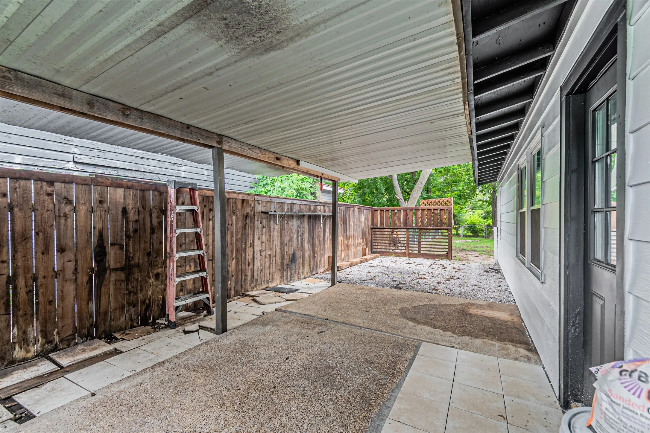Single Family Residence For Sale in Dallas County , 2510 Bluffton Drive, Dallas, Texas 75228, 4 Bedroom, 2 Bathroom, Garage spaces, 1,200 Sqft, built in 1955, mls#21411338, Real Estate Agent in Dallas, Homes For Sale in Dallas county, Homes For Sale in Dallas, Realtor in Dallas Texas, Real Estate Brokerage Independent Realty Texas, Luminita Cordes Realtor