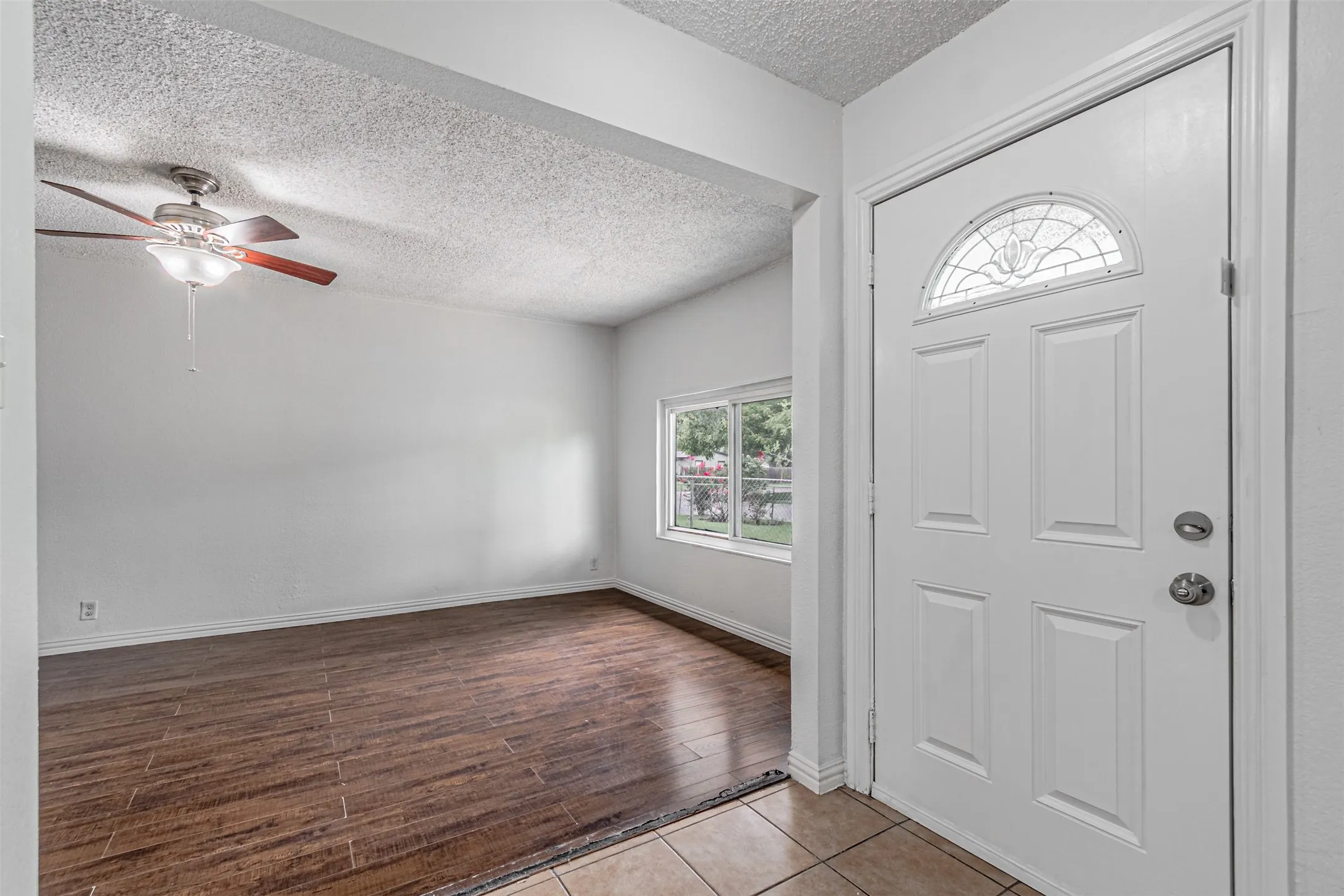 Single Family Residence For Sale in Dallas County , 2510 Bluffton Drive, Dallas, Texas 75228, 4 Bedroom, 2 Bathroom, Garage spaces, 1,200 Sqft, built in 1955, mls#21411338, Real Estate Agent in Dallas, Homes For Sale in Dallas county, Homes For Sale in Dallas, Realtor in Dallas Texas, Real Estate Brokerage Independent Realty Texas, Luminita Cordes Realtor