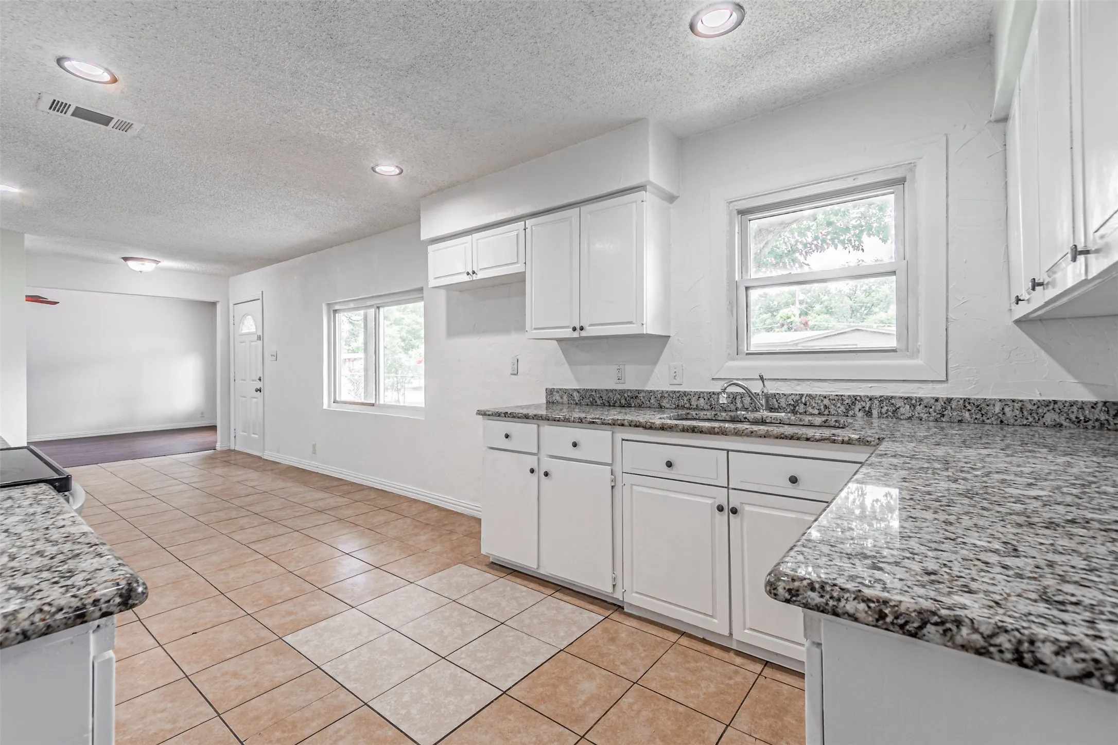 Single Family Residence For Sale in Dallas County , 2510 Bluffton Drive, Dallas, Texas 75228, 4 Bedroom, 2 Bathroom, Garage spaces, 1,200 Sqft, built in 1955, mls#21411338, Real Estate Agent in Dallas, Homes For Sale in Dallas county, Homes For Sale in Dallas, Realtor in Dallas Texas, Real Estate Brokerage Independent Realty Texas, Luminita Cordes Realtor