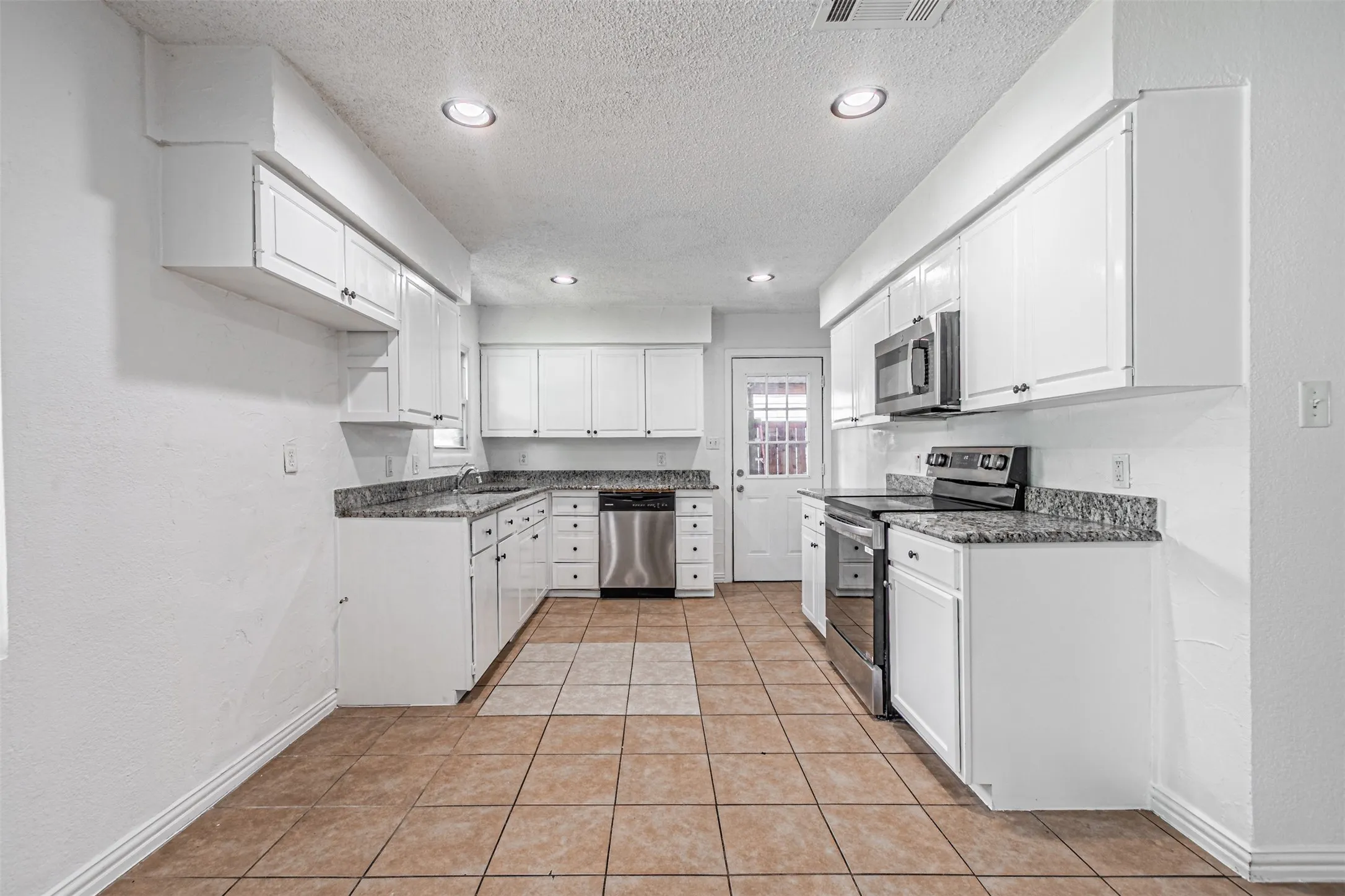 Single Family Residence For Sale in Dallas County , 2510 Bluffton Drive, Dallas, Texas 75228, 4 Bedroom, 2 Bathroom, Garage spaces, 1,200 Sqft, built in 1955, mls#21411338, Real Estate Agent in Dallas, Homes For Sale in Dallas county, Homes For Sale in Dallas, Realtor in Dallas Texas, Real Estate Brokerage Independent Realty Texas, Luminita Cordes Realtor