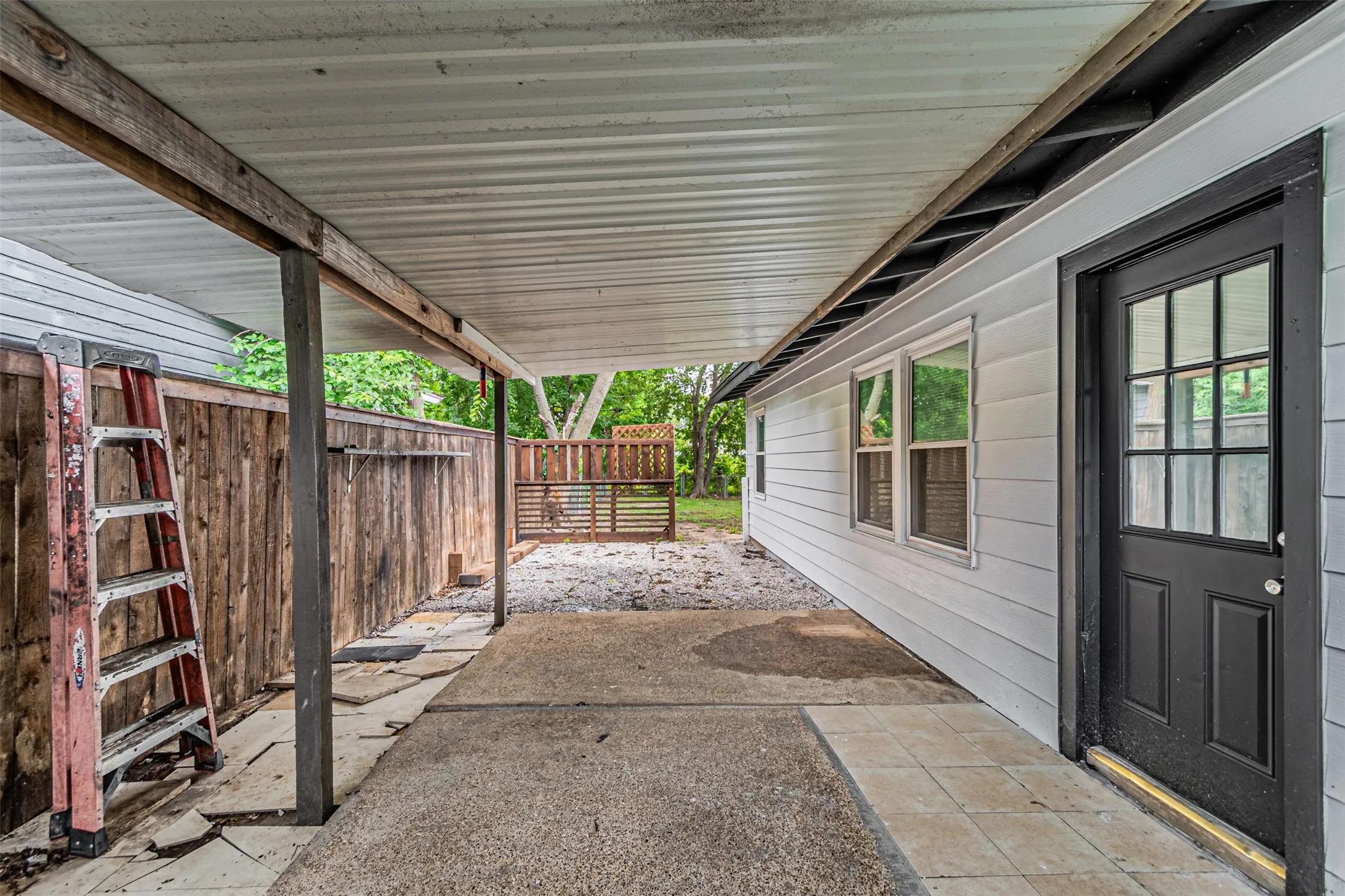 Single Family Residence For Sale in Dallas County , 2510 Bluffton Drive, Dallas, Texas 75228, 4 Bedroom, 2 Bathroom, Garage spaces, 1,200 Sqft, built in 1955, mls#21411338, Real Estate Agent in Dallas, Homes For Sale in Dallas county, Homes For Sale in Dallas, Realtor in Dallas Texas, Real Estate Brokerage Independent Realty Texas, Luminita Cordes Realtor