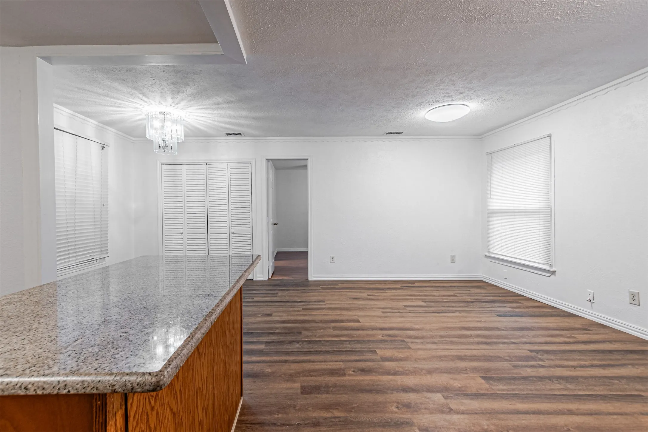 Single Family Residence For Sale in Dallas County , 2618 Centerville Road, Dallas, Texas 75228, 3 Bedroom, 2 Bathroom, Garage spaces, 1,308 Sqft, built in 1952, mls#21411323, Real Estate Agent in Dallas, Homes For Sale in Dallas county, Homes For Sale in Dallas, Realtor in Dallas Texas, Real Estate Brokerage Independent Realty Texas, Luminita Cordes Realtor