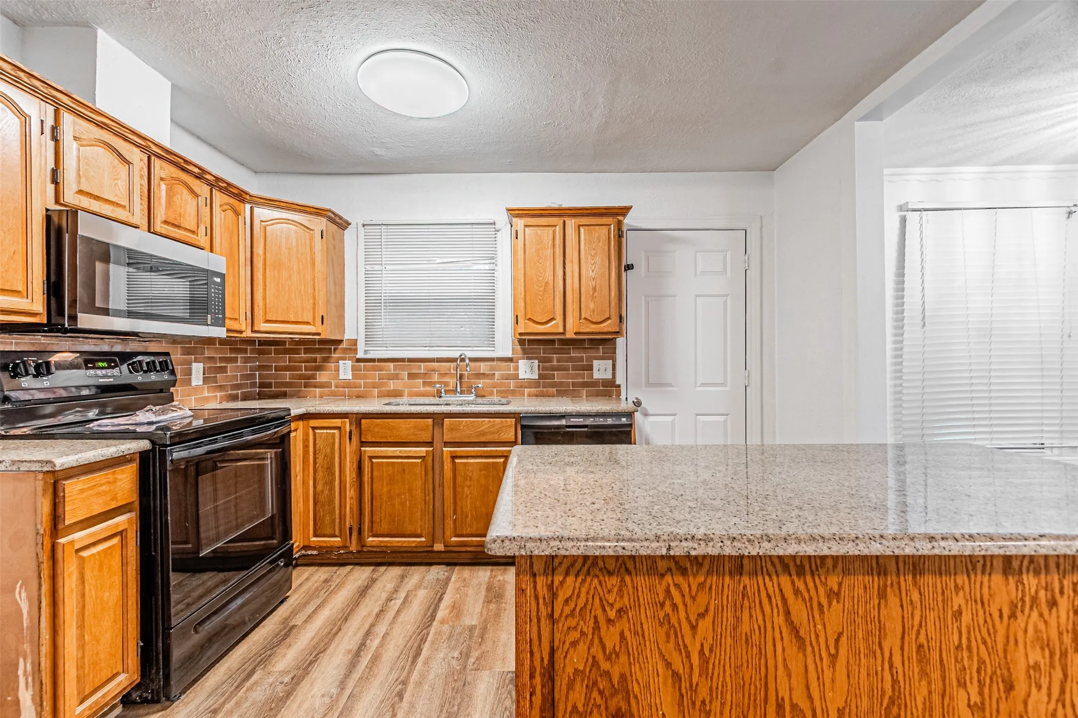 Single Family Residence For Sale in Dallas County , 2618 Centerville Road, Dallas, Texas 75228, 3 Bedroom, 2 Bathroom, Garage spaces, 1,308 Sqft, built in 1952, mls#21411323, Real Estate Agent in Dallas, Homes For Sale in Dallas county, Homes For Sale in Dallas, Realtor in Dallas Texas, Real Estate Brokerage Independent Realty Texas, Luminita Cordes Realtor