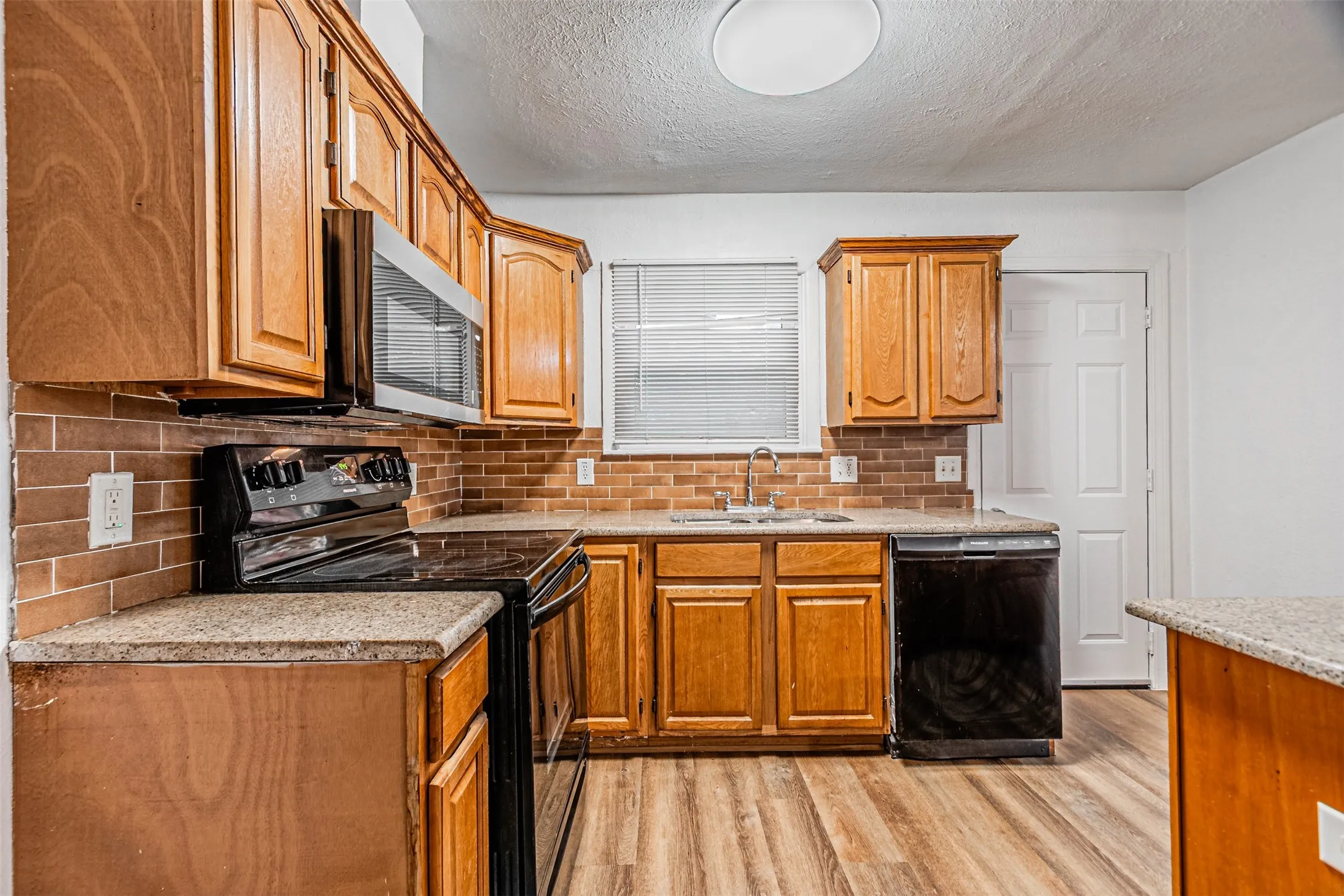 Single Family Residence For Sale in Dallas County , 2618 Centerville Road, Dallas, Texas 75228, 3 Bedroom, 2 Bathroom, Garage spaces, 1,308 Sqft, built in 1952, mls#21411323, Real Estate Agent in Dallas, Homes For Sale in Dallas county, Homes For Sale in Dallas, Realtor in Dallas Texas, Real Estate Brokerage Independent Realty Texas, Luminita Cordes Realtor