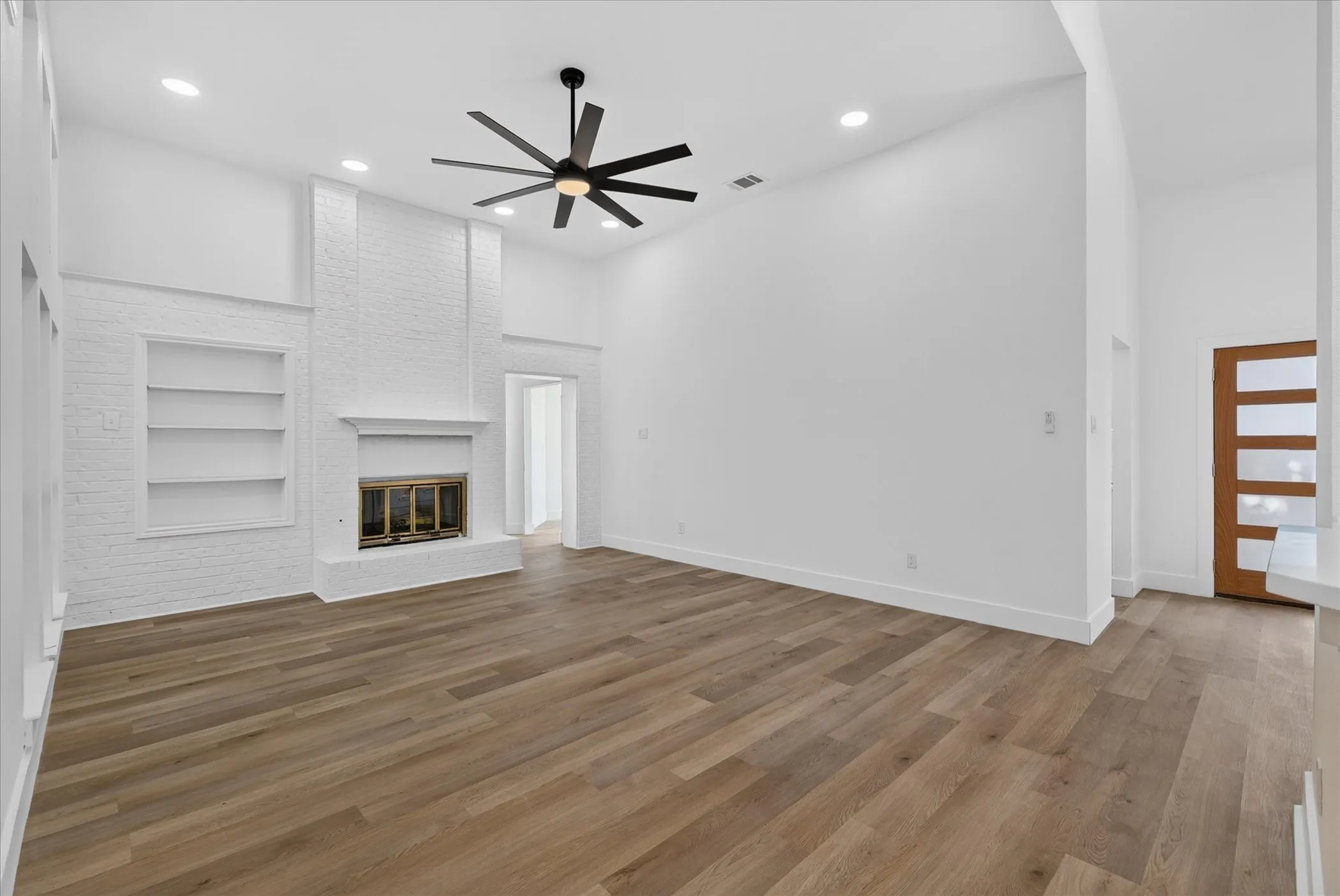 Single Family Residence For Sale in Collin County , 18902 Whitewater Lane, Dallas, Texas 75287, 3 Bedroom, 2 Bathroom, 2 Garage spaces, 1,997 Sqft, built in 1984, mls#21411388, Real Estate Agent in Dallas, Homes For Sale in Collin county, Homes For Sale in Dallas, Realtor in Dallas Texas, Real Estate Brokerage Independent Realty Texas, Luminita Cordes Realtor