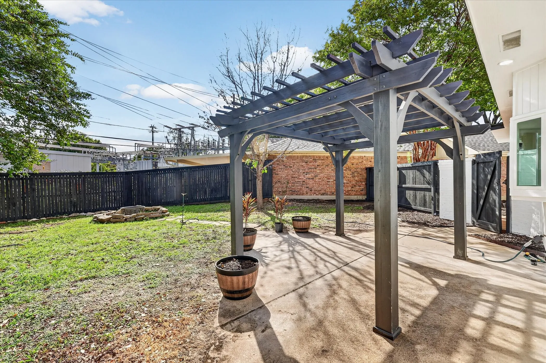Single Family Residence For Sale in Collin County , 18902 Whitewater Lane, Dallas, Texas 75287, 3 Bedroom, 2 Bathroom, 2 Garage spaces, 1,997 Sqft, built in 1984, mls#21411388, Real Estate Agent in Dallas, Homes For Sale in Collin county, Homes For Sale in Dallas, Realtor in Dallas Texas, Real Estate Brokerage Independent Realty Texas, Luminita Cordes Realtor