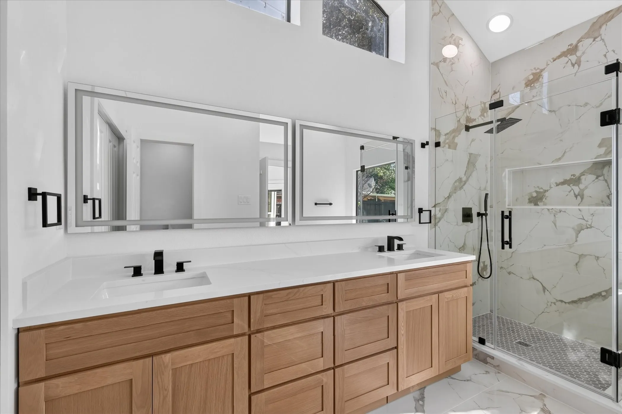 Single Family Residence For Sale in Collin County , 18902 Whitewater Lane, Dallas, Texas 75287, 3 Bedroom, 2 Bathroom, 2 Garage spaces, 1,997 Sqft, built in 1984, mls#21411388, Real Estate Agent in Dallas, Homes For Sale in Collin county, Homes For Sale in Dallas, Realtor in Dallas Texas, Real Estate Brokerage Independent Realty Texas, Luminita Cordes Realtor