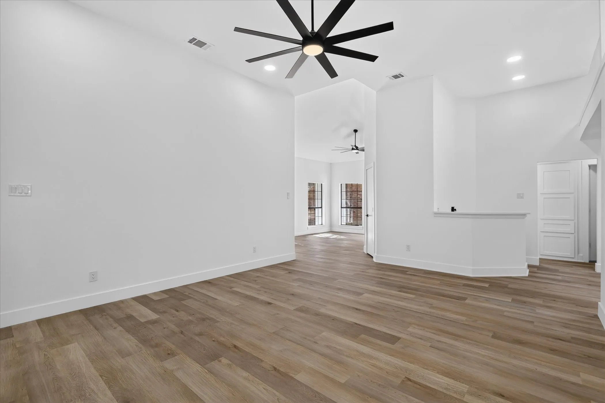 Single Family Residence For Sale in Collin County , 18902 Whitewater Lane, Dallas, Texas 75287, 3 Bedroom, 2 Bathroom, 2 Garage spaces, 1,997 Sqft, built in 1984, mls#21411388, Real Estate Agent in Dallas, Homes For Sale in Collin county, Homes For Sale in Dallas, Realtor in Dallas Texas, Real Estate Brokerage Independent Realty Texas, Luminita Cordes Realtor