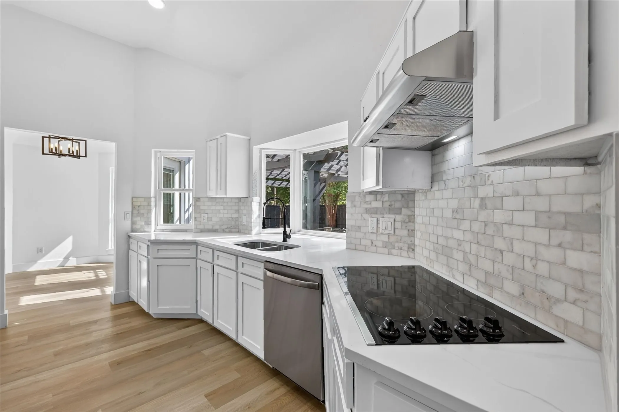 Single Family Residence For Sale in Collin County , 18902 Whitewater Lane, Dallas, Texas 75287, 3 Bedroom, 2 Bathroom, 2 Garage spaces, 1,997 Sqft, built in 1984, mls#21411388, Real Estate Agent in Dallas, Homes For Sale in Collin county, Homes For Sale in Dallas, Realtor in Dallas Texas, Real Estate Brokerage Independent Realty Texas, Luminita Cordes Realtor