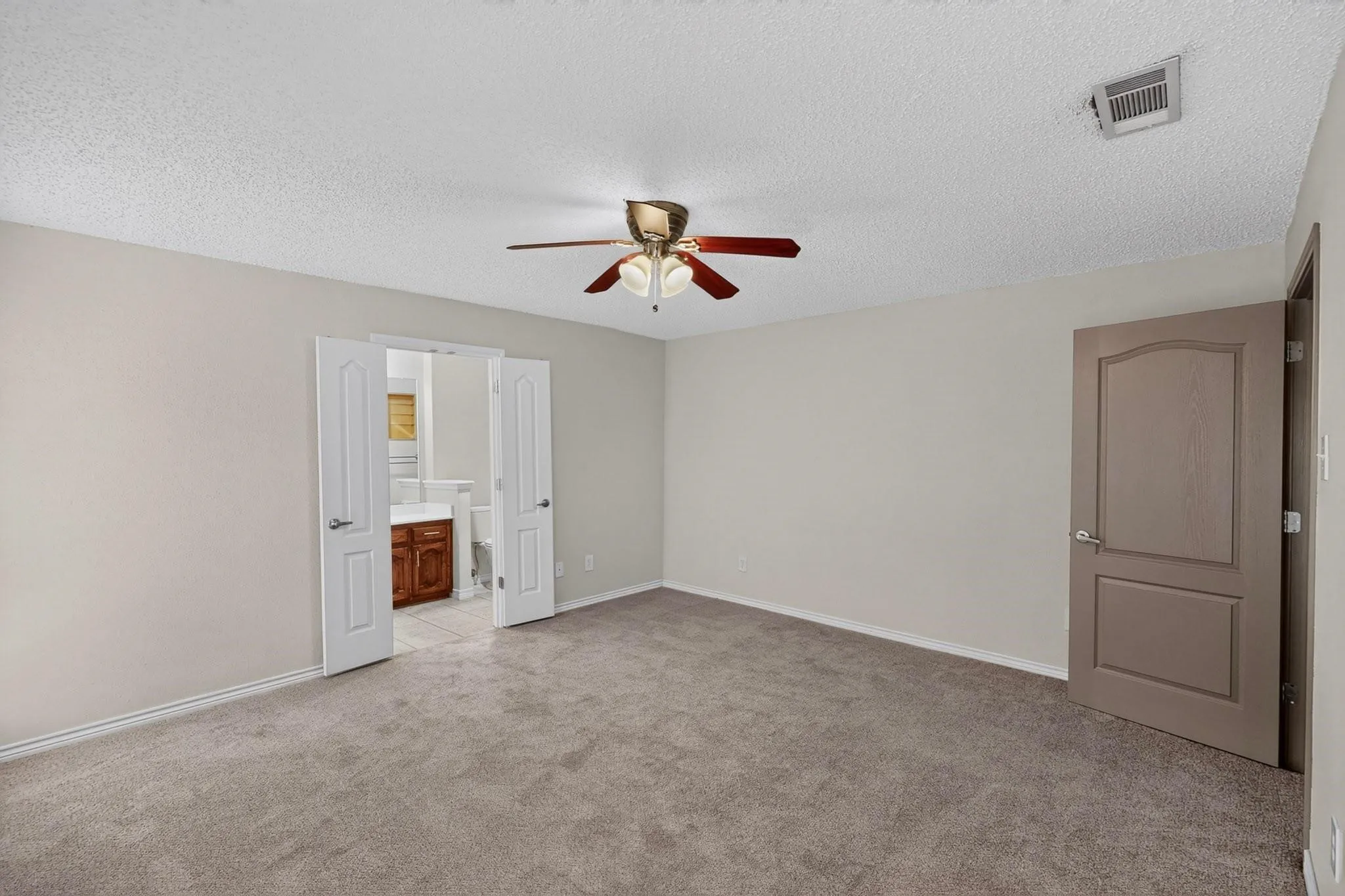 Single Family Residence For Sale in Dallas County , 2009 Glencrest Lane, Garland, Texas 75040, 3 Bedroom, 2 Bathroom, 2 Garage spaces, 1,476 Sqft, built in 1978, mls#21411405, Real Estate Agent in Garland, Homes For Sale in Dallas county, Homes For Sale in Garland, Realtor in Garland Texas, Real Estate Brokerage Independent Realty Texas, Luminita Cordes Realtor