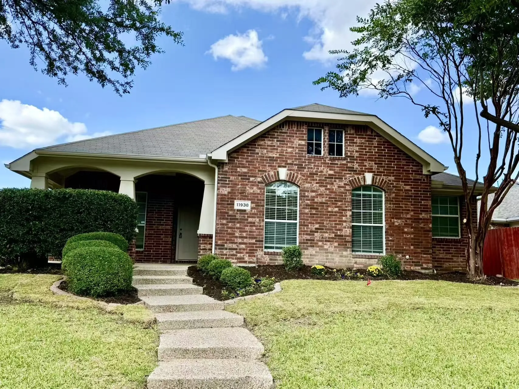 Single Family Residence For Rent