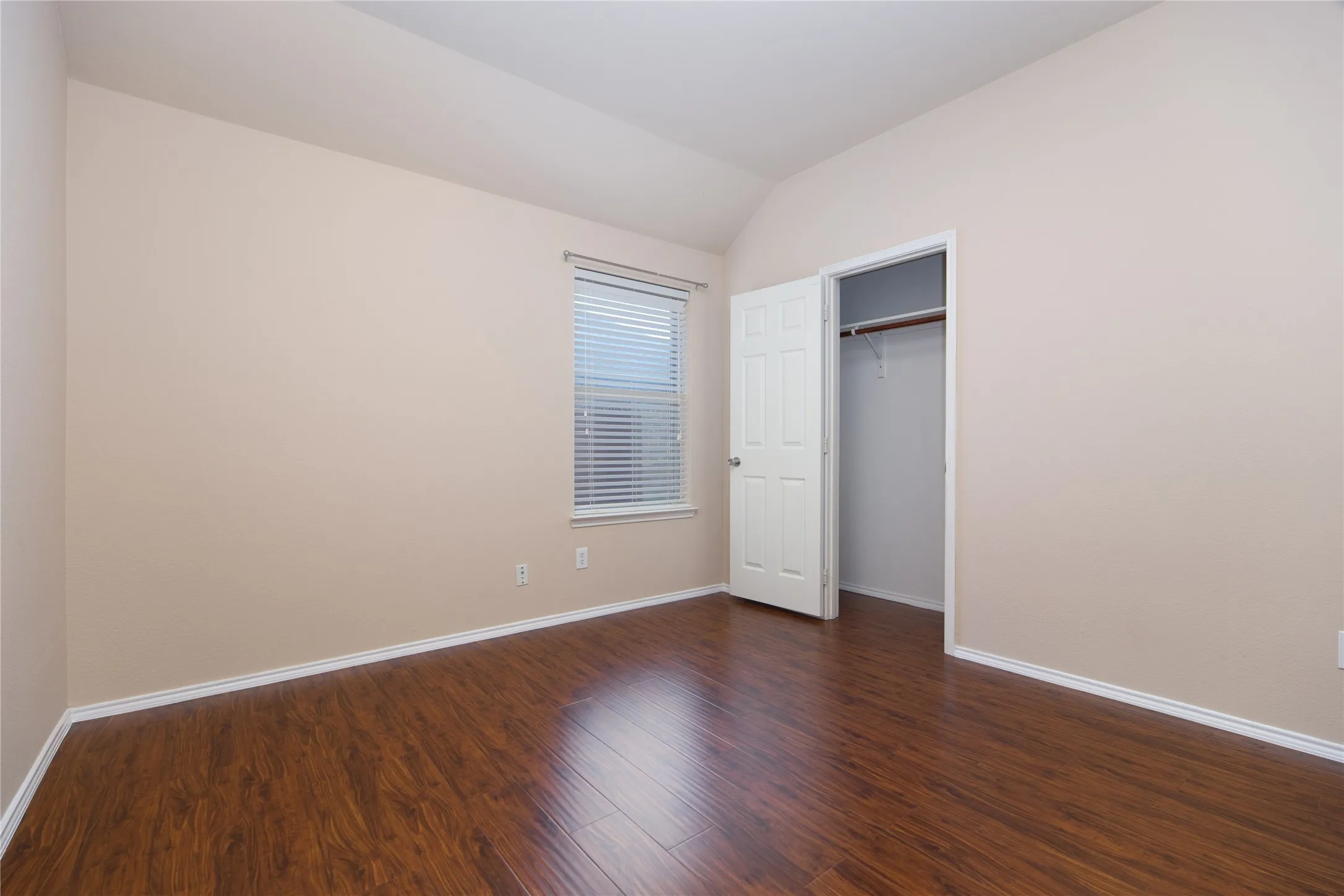 Single Family Residence For Rent in Collin County , 11938 Kingsville Drive, Frisco, Texas 75035, 3 Bedroom, 2 Bathroom, 2 Garage spaces, 1,833 Sqft, built in 2005, mls#21411416, Real Estate Agent in Frisco, Homes For Rent in Collin county, Homes For Rent in Frisco, Realtor in Frisco Texas, Real Estate Brokerage Independent Realty Texas, Luminita Cordes Realtor