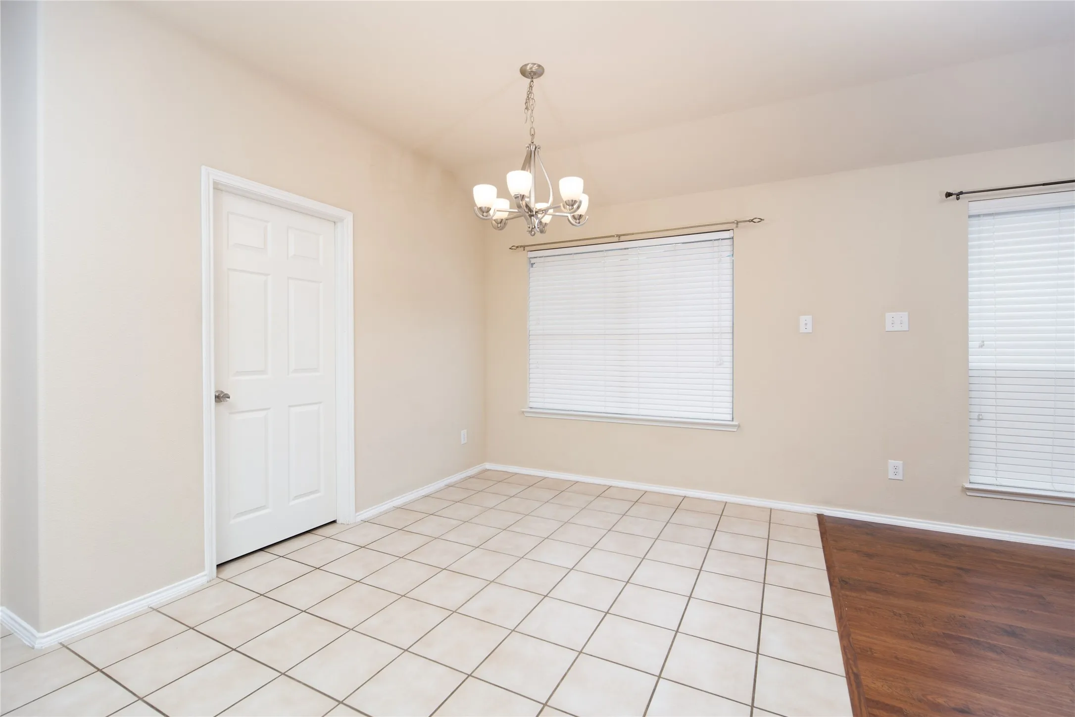 Single Family Residence For Rent in Collin County , 11938 Kingsville Drive, Frisco, Texas 75035, 3 Bedroom, 2 Bathroom, 2 Garage spaces, 1,833 Sqft, built in 2005, mls#21411416, Real Estate Agent in Frisco, Homes For Rent in Collin county, Homes For Rent in Frisco, Realtor in Frisco Texas, Real Estate Brokerage Independent Realty Texas, Luminita Cordes Realtor