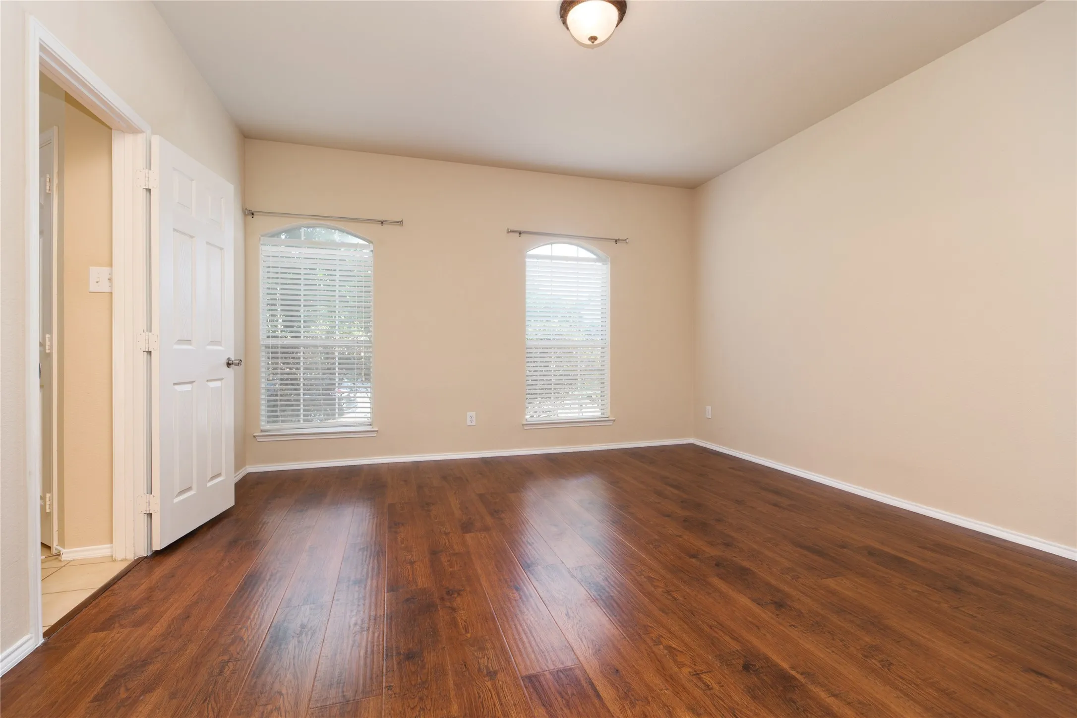 Single Family Residence For Rent in Collin County , 11938 Kingsville Drive, Frisco, Texas 75035, 3 Bedroom, 2 Bathroom, 2 Garage spaces, 1,833 Sqft, built in 2005, mls#21411416, Real Estate Agent in Frisco, Homes For Rent in Collin county, Homes For Rent in Frisco, Realtor in Frisco Texas, Real Estate Brokerage Independent Realty Texas, Luminita Cordes Realtor