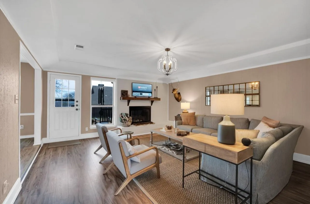 Single Family Residence For Rent in Tarrant County , 605 Steeplechase Drive, Bedford, Texas 76021, 3 Bedroom, 2 Bathroom, 2 Garage spaces, 1,506 Sqft, built in 1979, mls#21411419, Real Estate Agent in Bedford, Homes For Rent in Tarrant county, Homes For Rent in Bedford, Realtor in Bedford Texas, Real Estate Brokerage Independent Realty Texas, Luminita Cordes Realtor