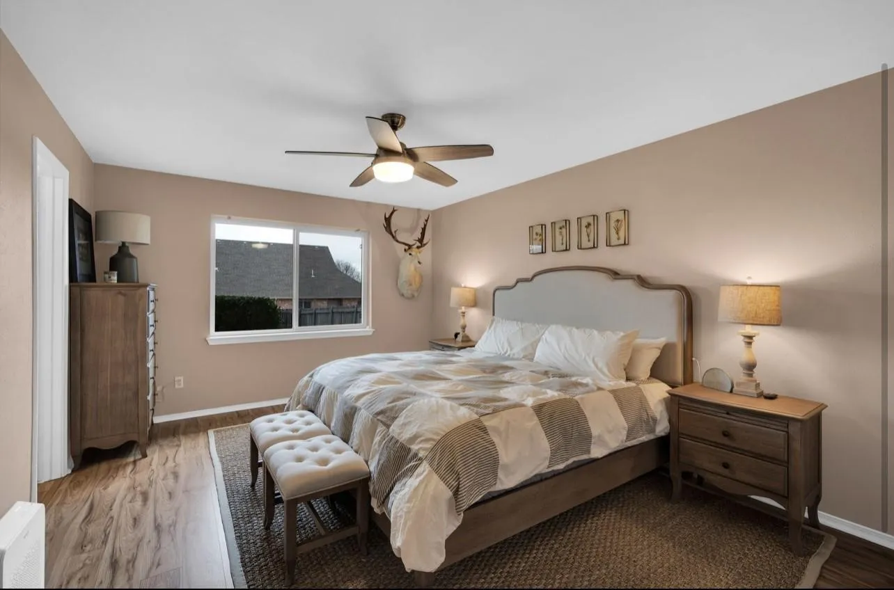 Single Family Residence For Rent in Tarrant County , 605 Steeplechase Drive, Bedford, Texas 76021, 3 Bedroom, 2 Bathroom, 2 Garage spaces, 1,506 Sqft, built in 1979, mls#21411419, Real Estate Agent in Bedford, Homes For Rent in Tarrant county, Homes For Rent in Bedford, Realtor in Bedford Texas, Real Estate Brokerage Independent Realty Texas, Luminita Cordes Realtor