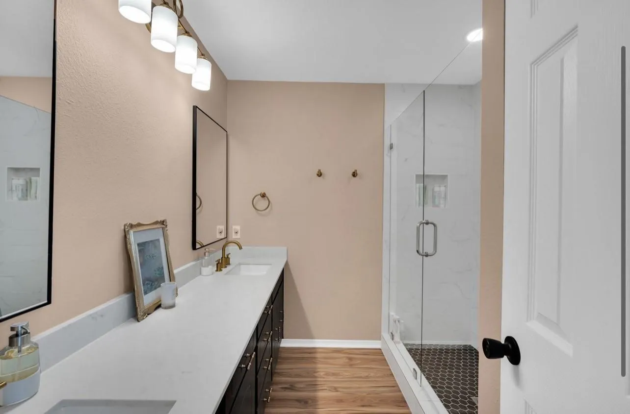 Single Family Residence For Rent in Tarrant County , 605 Steeplechase Drive, Bedford, Texas 76021, 3 Bedroom, 2 Bathroom, 2 Garage spaces, 1,506 Sqft, built in 1979, mls#21411419, Real Estate Agent in Bedford, Homes For Rent in Tarrant county, Homes For Rent in Bedford, Realtor in Bedford Texas, Real Estate Brokerage Independent Realty Texas, Luminita Cordes Realtor