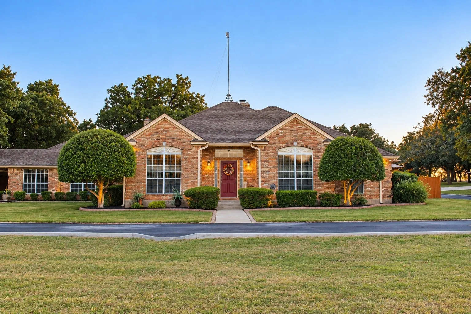Single Family Residence For Sale in Wise County , 395 County Road 1646, Chico, Texas 76431, 3 Bedroom, 3 Bathroom, Garage spaces, 2,798 Sqft, built in 1993, mls#21407050, Real Estate Agent in Chico, Homes For Sale in Wise county, Homes For Sale in Chico, Realtor in Chico Texas, Real Estate Brokerage Independent Realty Texas, Luminita Cordes Realtor