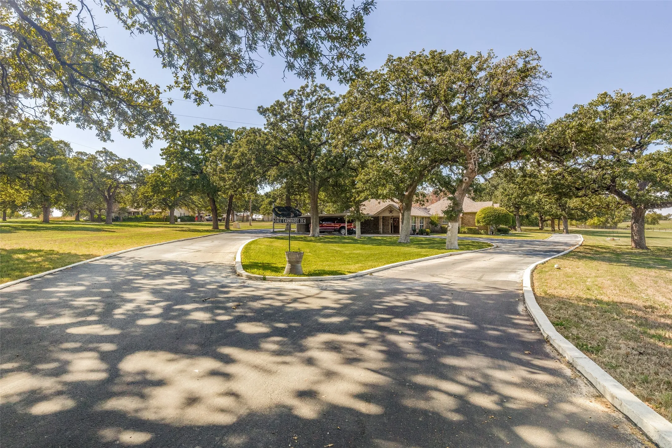 Single Family Residence For Sale in Wise County , 395 County Road 1646, Chico, Texas 76431, 3 Bedroom, 3 Bathroom, Garage spaces, 2,798 Sqft, built in 1993, mls#21407050, Real Estate Agent in Chico, Homes For Sale in Wise county, Homes For Sale in Chico, Realtor in Chico Texas, Real Estate Brokerage Independent Realty Texas, Luminita Cordes Realtor