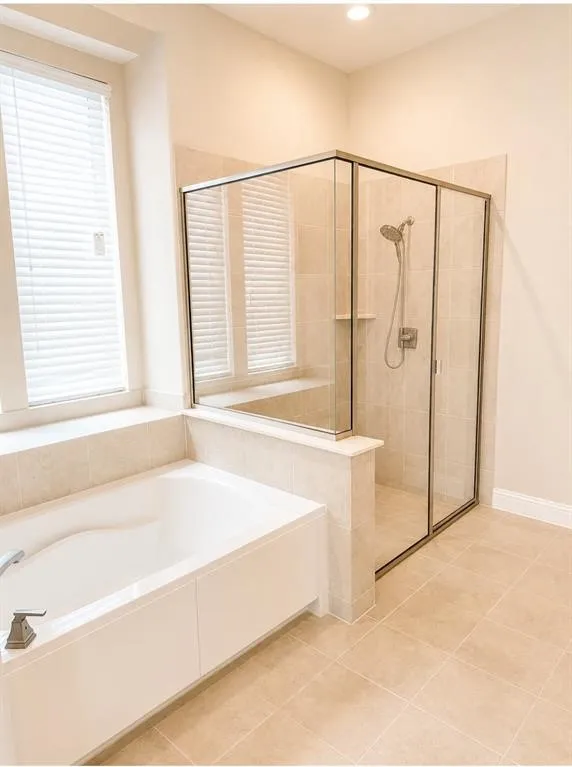 Single Family Residence For Sale in Tarrant County , 2818 Twin Ridge Drive, Arlington, Texas 76001, 5 Bedroom, 5 Bathroom, 2 Garage spaces, 4,199 Sqft, built in 2017, mls#21411430, Real Estate Agent in Arlington, Homes For Sale in Tarrant county, Homes For Sale in Arlington, Realtor in Arlington Texas, Real Estate Brokerage Independent Realty Texas, Luminita Cordes Realtor