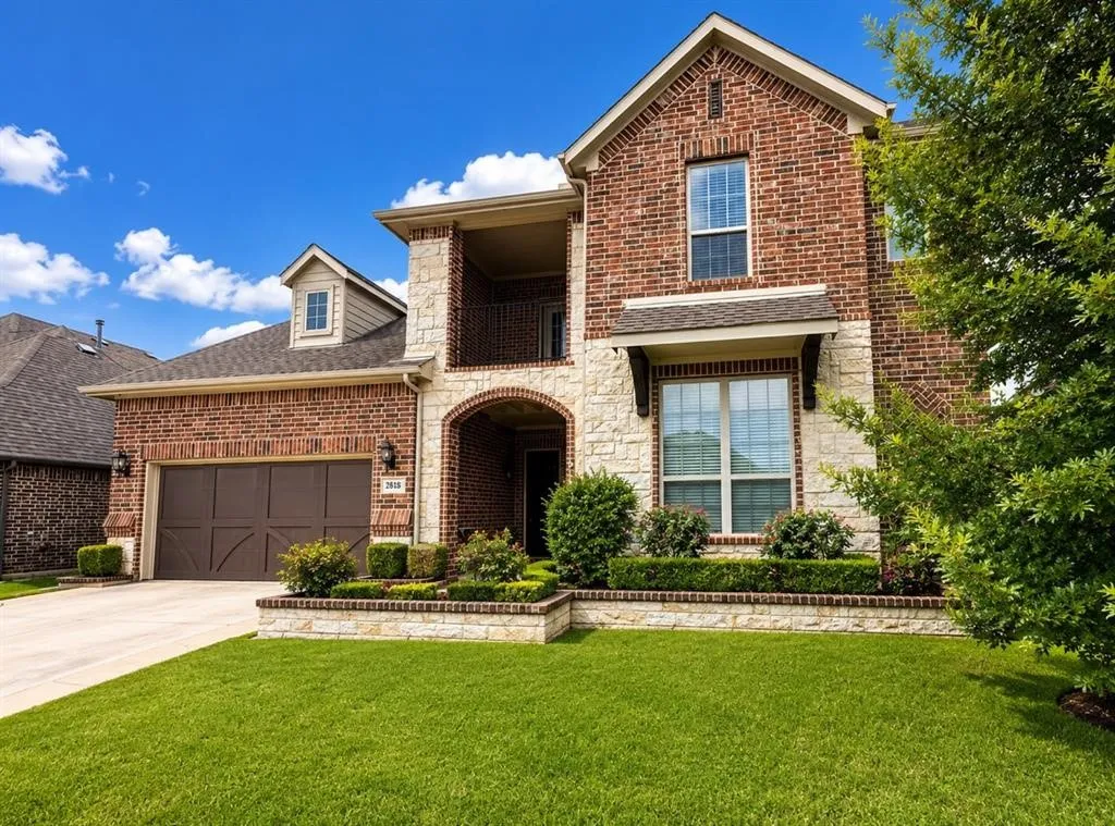 Single Family Residence For Sale in Tarrant County , 2818 Twin Ridge Drive, Arlington, Texas 76001, 5 Bedroom, 5 Bathroom, 2 Garage spaces, 4,199 Sqft, built in 2017, mls#21411430, Real Estate Agent in Arlington, Homes For Sale in Tarrant county, Homes For Sale in Arlington, Realtor in Arlington Texas, Real Estate Brokerage Independent Realty Texas, Luminita Cordes Realtor