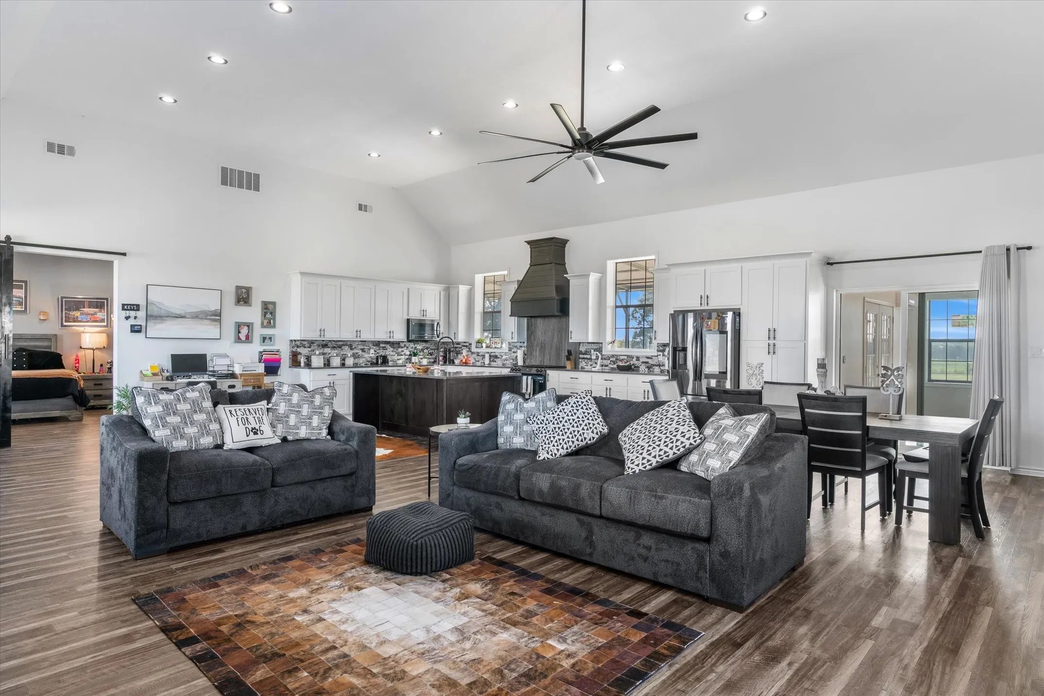 Single Family Residence For Sale in Van Zandt County , 190 Private Road 7786, Wills Point, Texas 75169, 2 Bedroom, 2 Bathroom, Garage spaces, 2,434 Sqft, built in 2022, mls#21410845, Real Estate Agent in Wills Point, Homes For Sale in Van Zandt county, Homes For Sale in Wills Point, Realtor in Wills Point Texas, Real Estate Brokerage Independent Realty Texas, Luminita Cordes Realtor