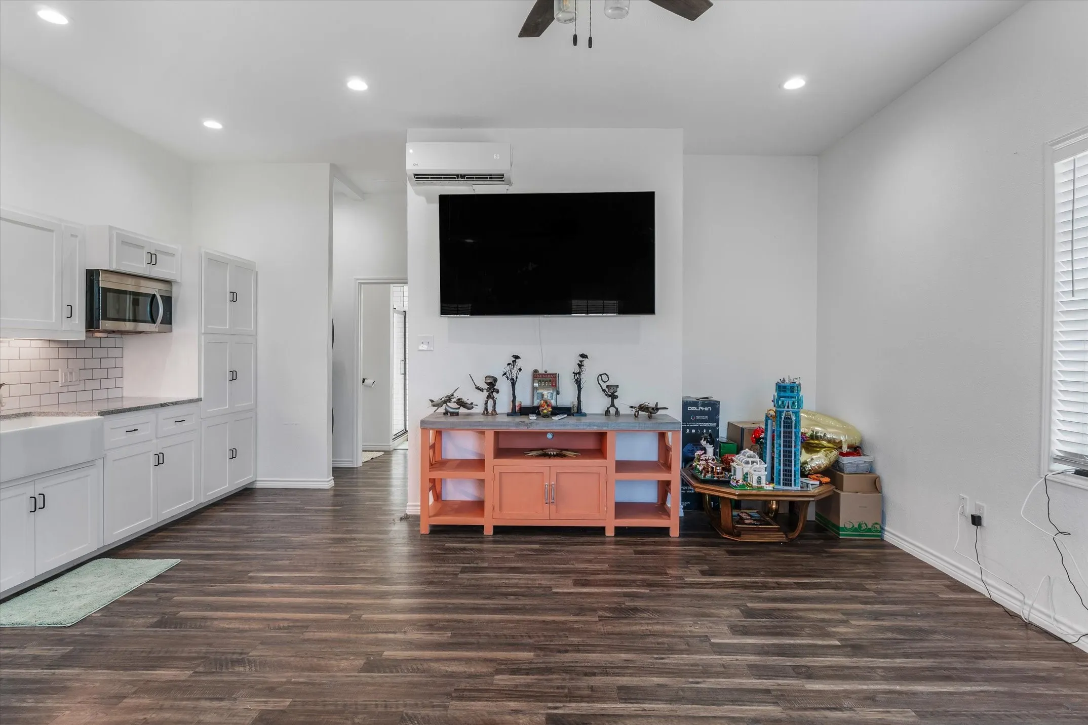 Single Family Residence For Sale in Van Zandt County , 190 Private Road 7786, Wills Point, Texas 75169, 2 Bedroom, 2 Bathroom, Garage spaces, 2,434 Sqft, built in 2022, mls#21410845, Real Estate Agent in Wills Point, Homes For Sale in Van Zandt county, Homes For Sale in Wills Point, Realtor in Wills Point Texas, Real Estate Brokerage Independent Realty Texas, Luminita Cordes Realtor