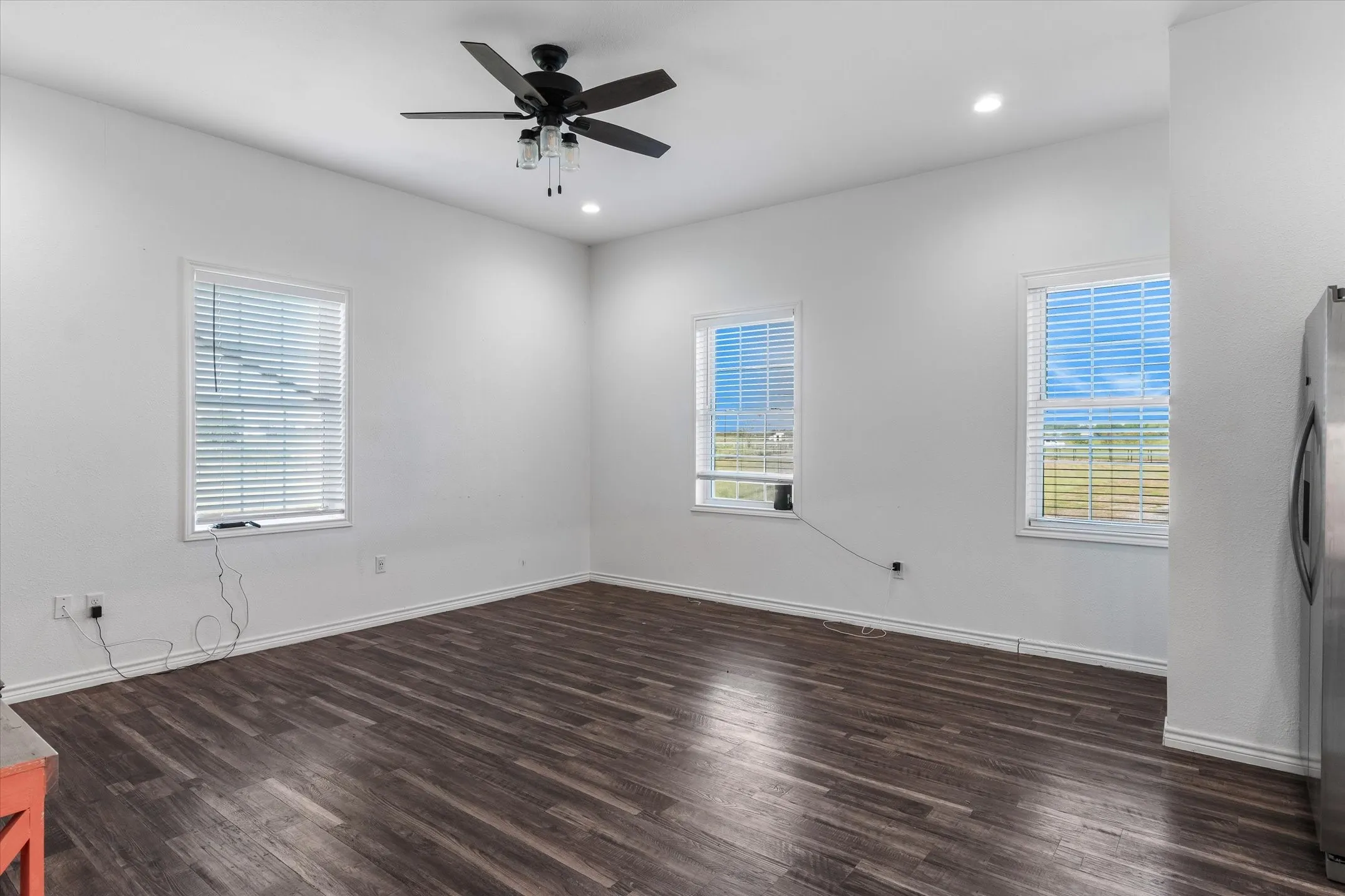 Single Family Residence For Sale in Van Zandt County , 190 Private Road 7786, Wills Point, Texas 75169, 2 Bedroom, 2 Bathroom, Garage spaces, 2,434 Sqft, built in 2022, mls#21410845, Real Estate Agent in Wills Point, Homes For Sale in Van Zandt county, Homes For Sale in Wills Point, Realtor in Wills Point Texas, Real Estate Brokerage Independent Realty Texas, Luminita Cordes Realtor