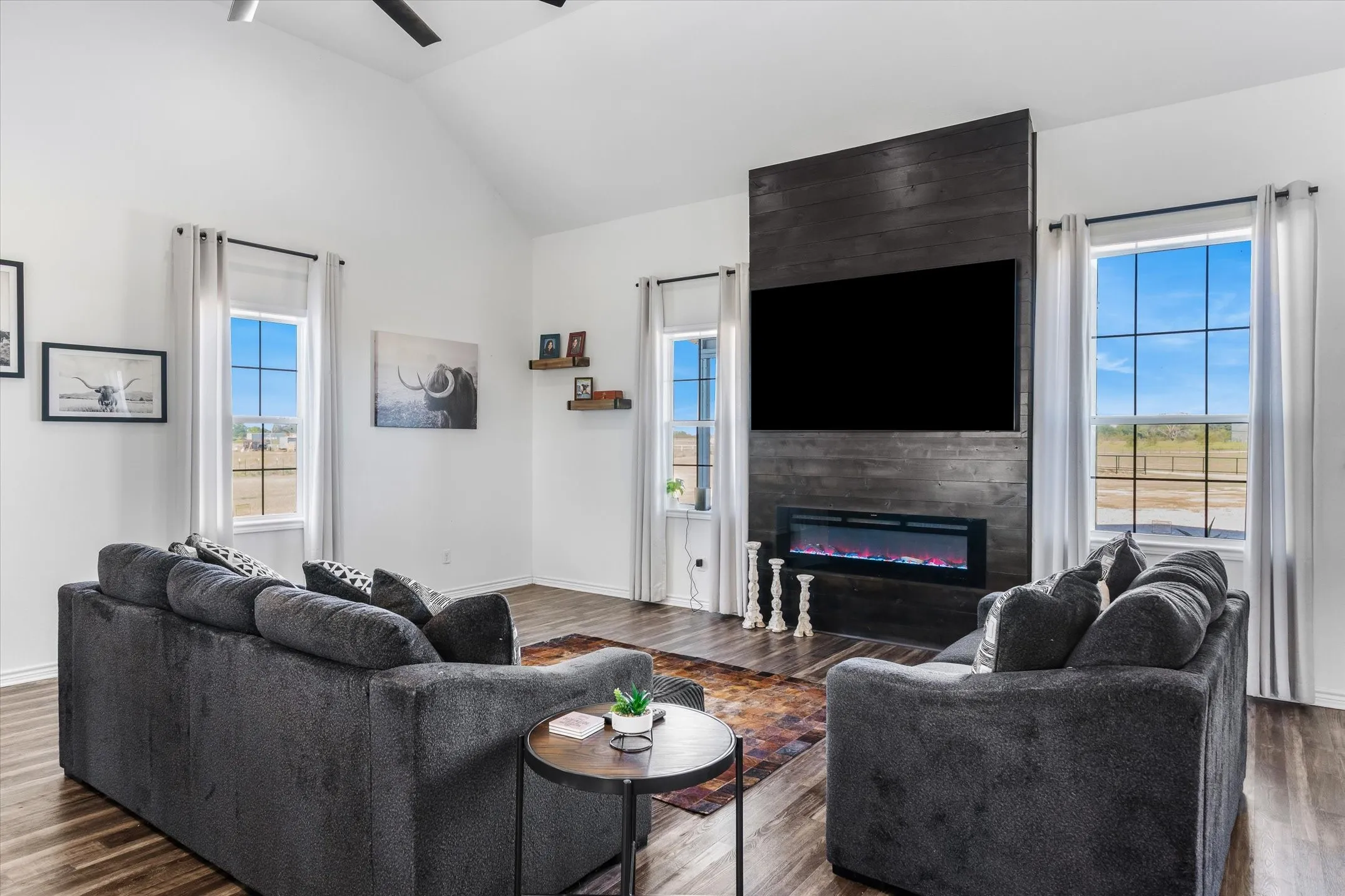 Single Family Residence For Sale in Van Zandt County , 190 Private Road 7786, Wills Point, Texas 75169, 2 Bedroom, 2 Bathroom, Garage spaces, 2,434 Sqft, built in 2022, mls#21410845, Real Estate Agent in Wills Point, Homes For Sale in Van Zandt county, Homes For Sale in Wills Point, Realtor in Wills Point Texas, Real Estate Brokerage Independent Realty Texas, Luminita Cordes Realtor