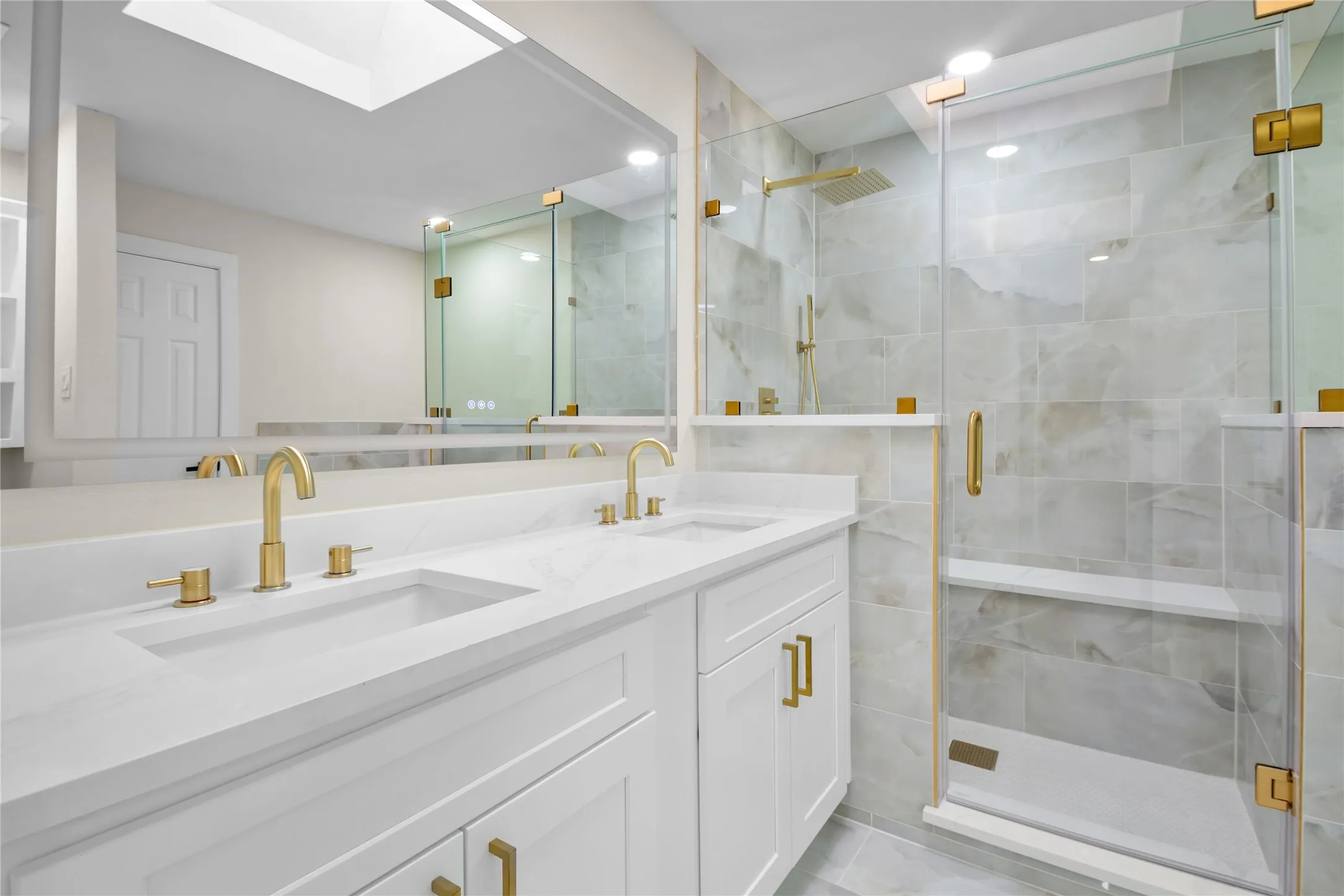 Single Family Residence For Sale in Dallas County , 1812 Seminole Trail, Mesquite, Texas 75149, 3 Bedroom, 2 Bathroom, 2 Garage spaces, 1,576 Sqft, built in 1987, mls#21411434, Real Estate Agent in Mesquite, Homes For Sale in Dallas county, Homes For Sale in Mesquite, Realtor in Mesquite Texas, Real Estate Brokerage Independent Realty Texas, Luminita Cordes Realtor