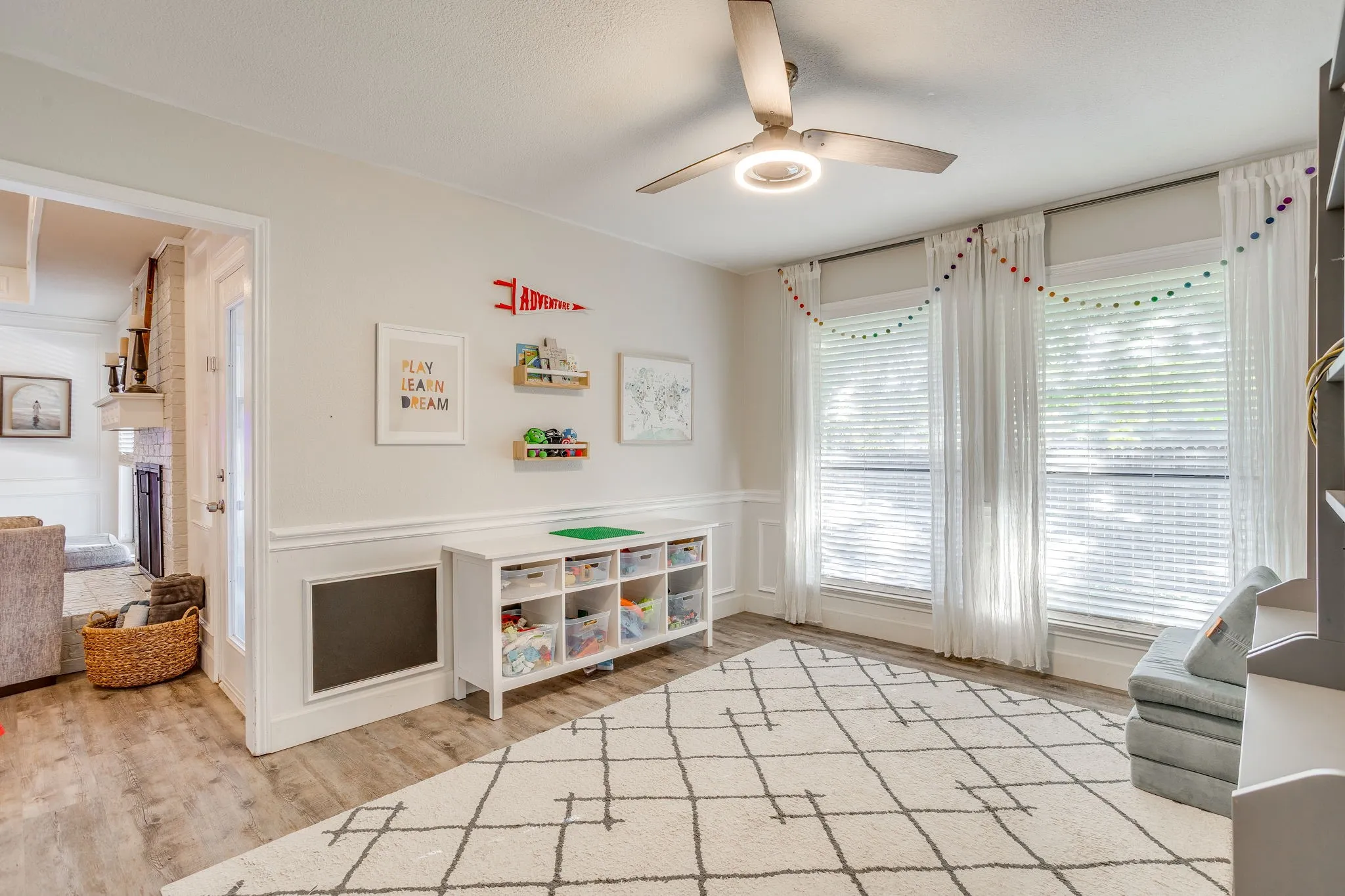 Single Family Residence For Sale in Tarrant County , 6015 Kenilworth Drive, Arlington, Texas 76001, 3 Bedroom, 2 Bathroom, 2 Garage spaces, 1,862 Sqft, built in 1985, mls#21411335, Real Estate Agent in Arlington, Homes For Sale in Tarrant county, Homes For Sale in Arlington, Realtor in Arlington Texas, Real Estate Brokerage Independent Realty Texas, Luminita Cordes Realtor